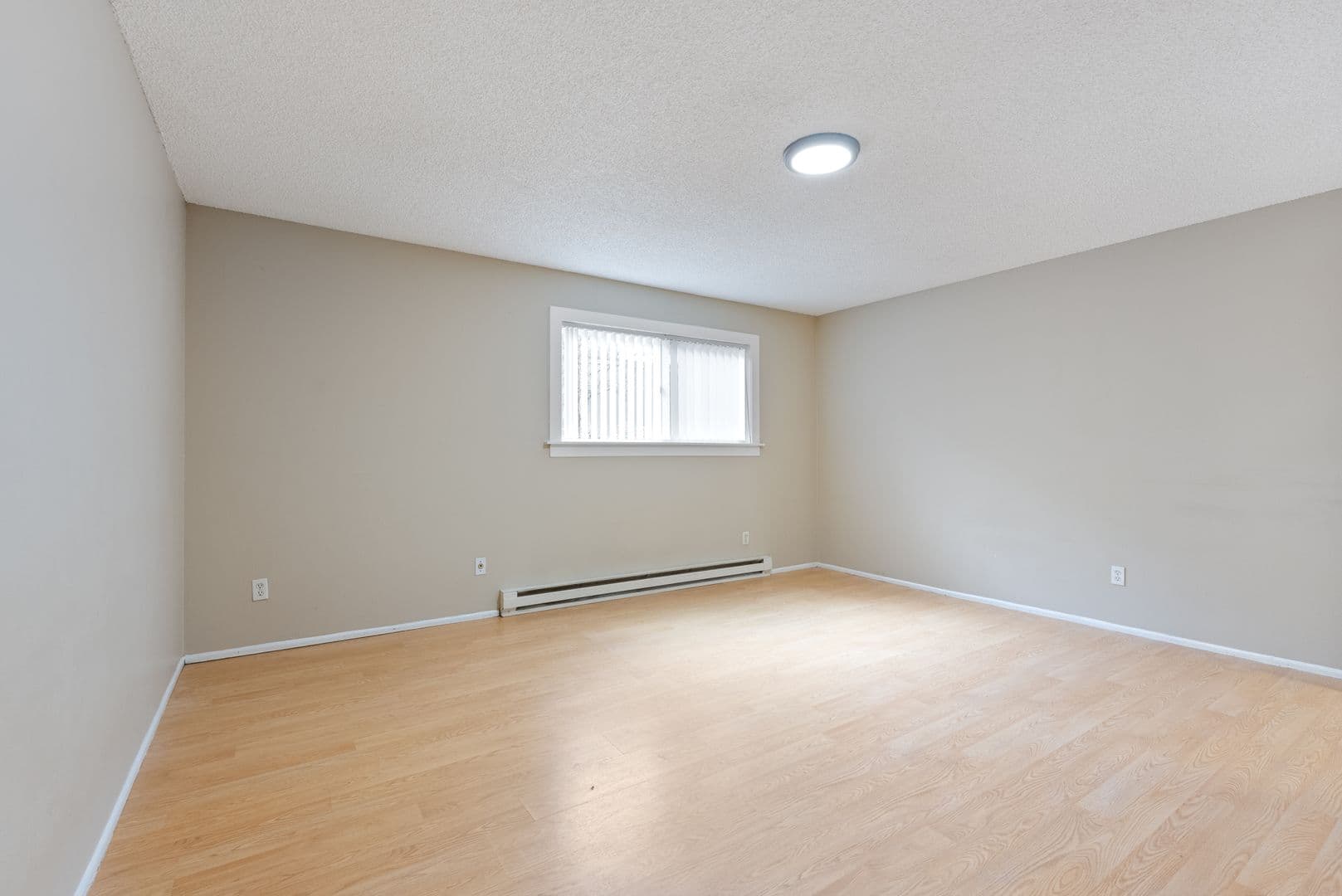 Portland Apartment: 12800 NE Sandy Blvd