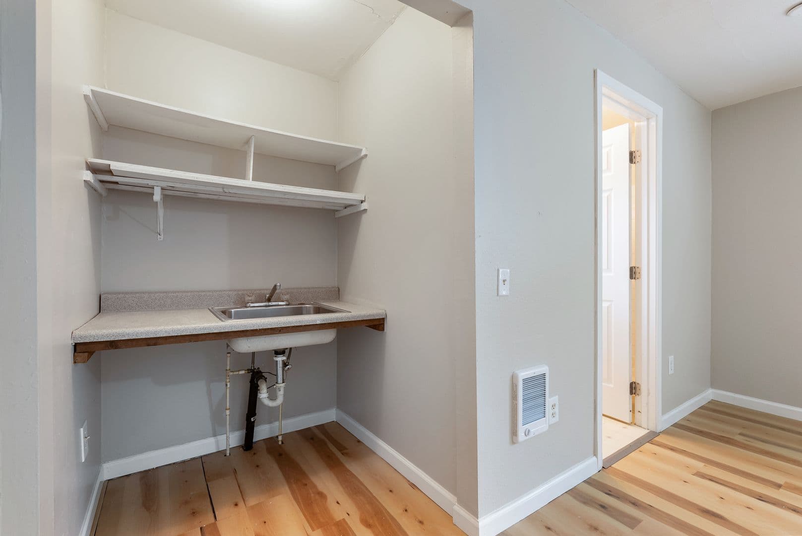 Portland Apartment: 6026-6036 NE Ainsworth St