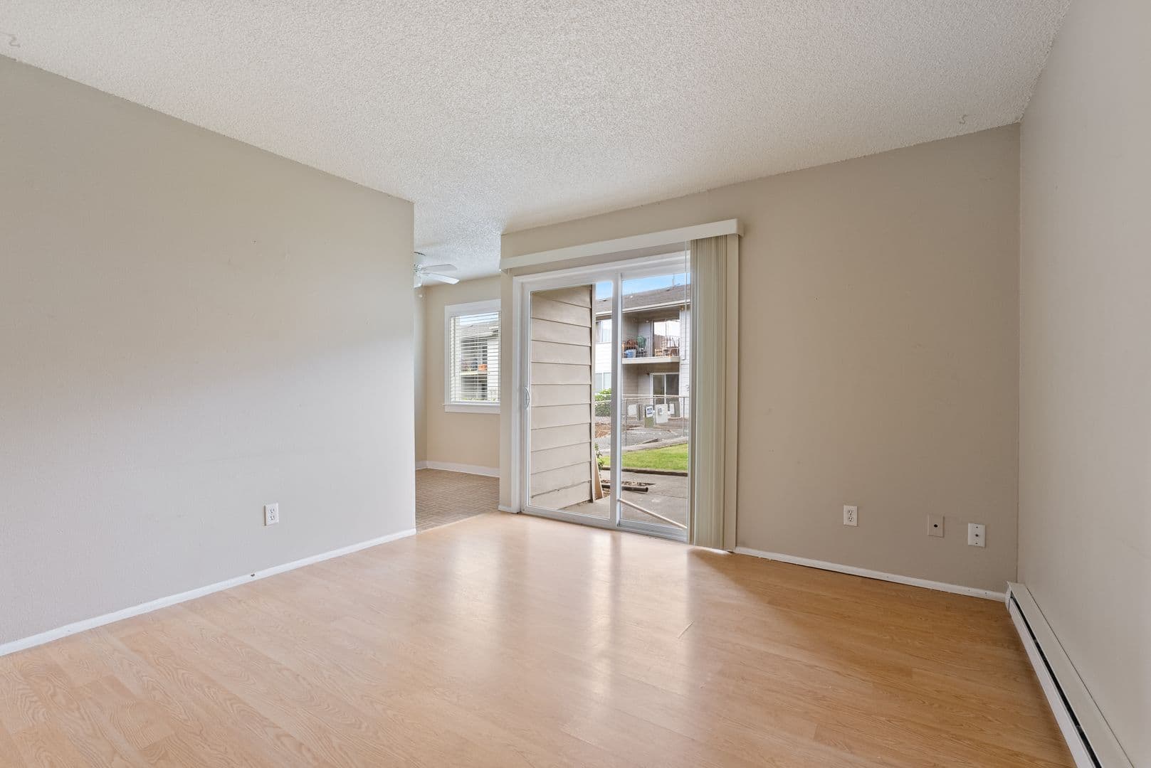 Portland Apartment: 12800 NE Sandy Blvd