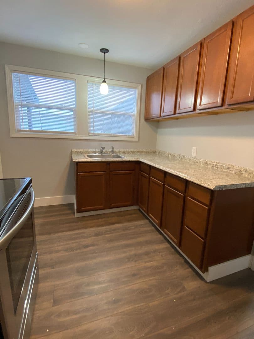 Portland Apartment: 8104-8110 SE Raymond St.