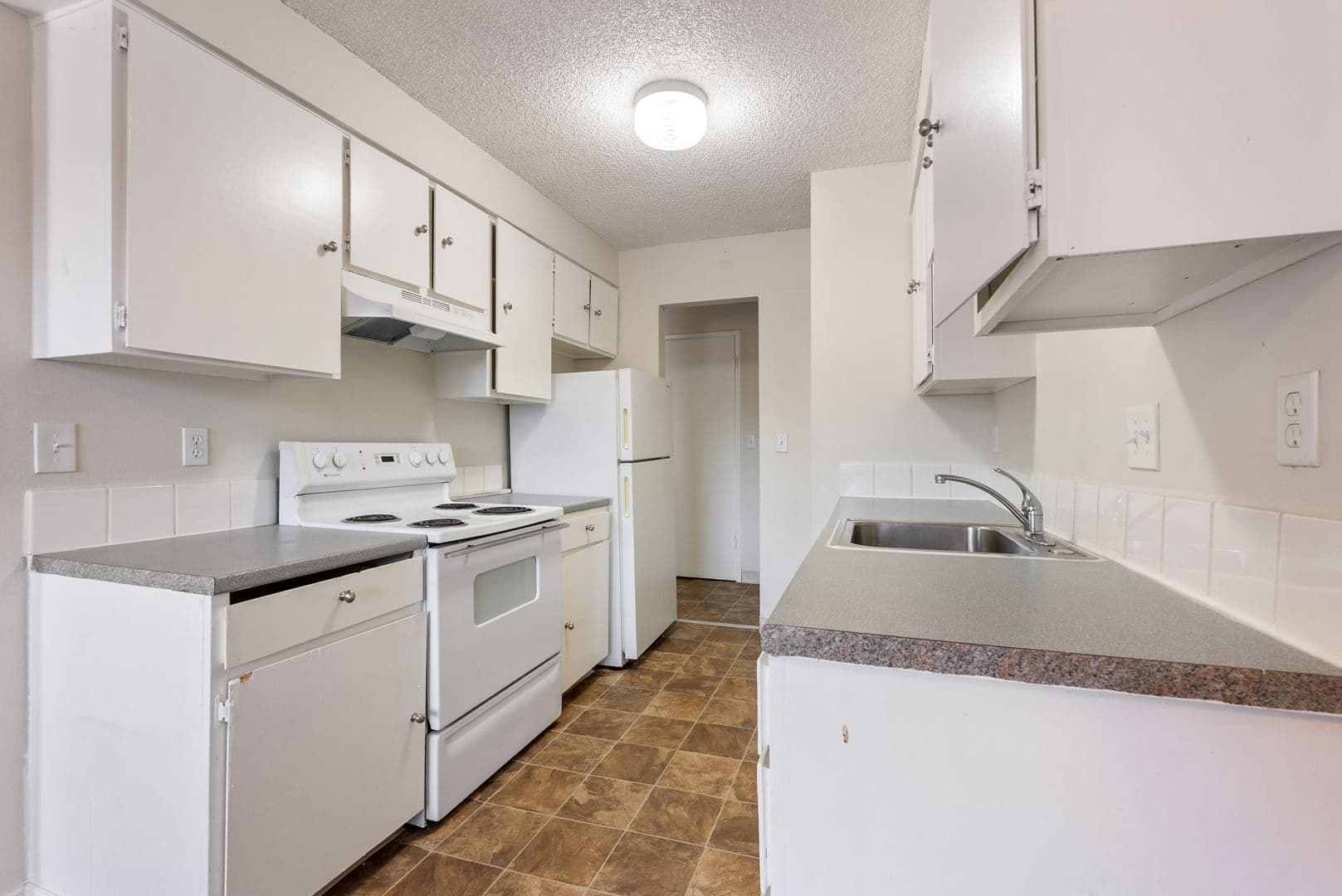 Portland Apartment: 12800 NE Sandy Blvd