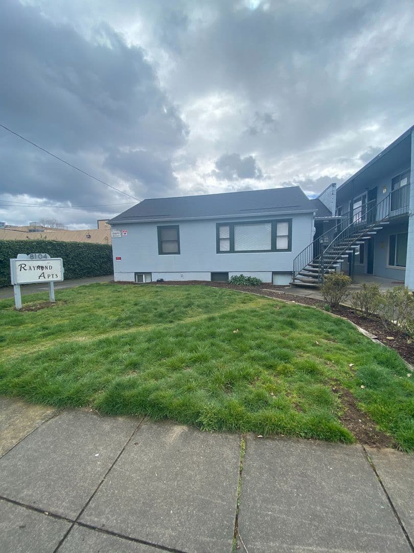 Portland Apartment: 8104-8110 SE Raymond St.