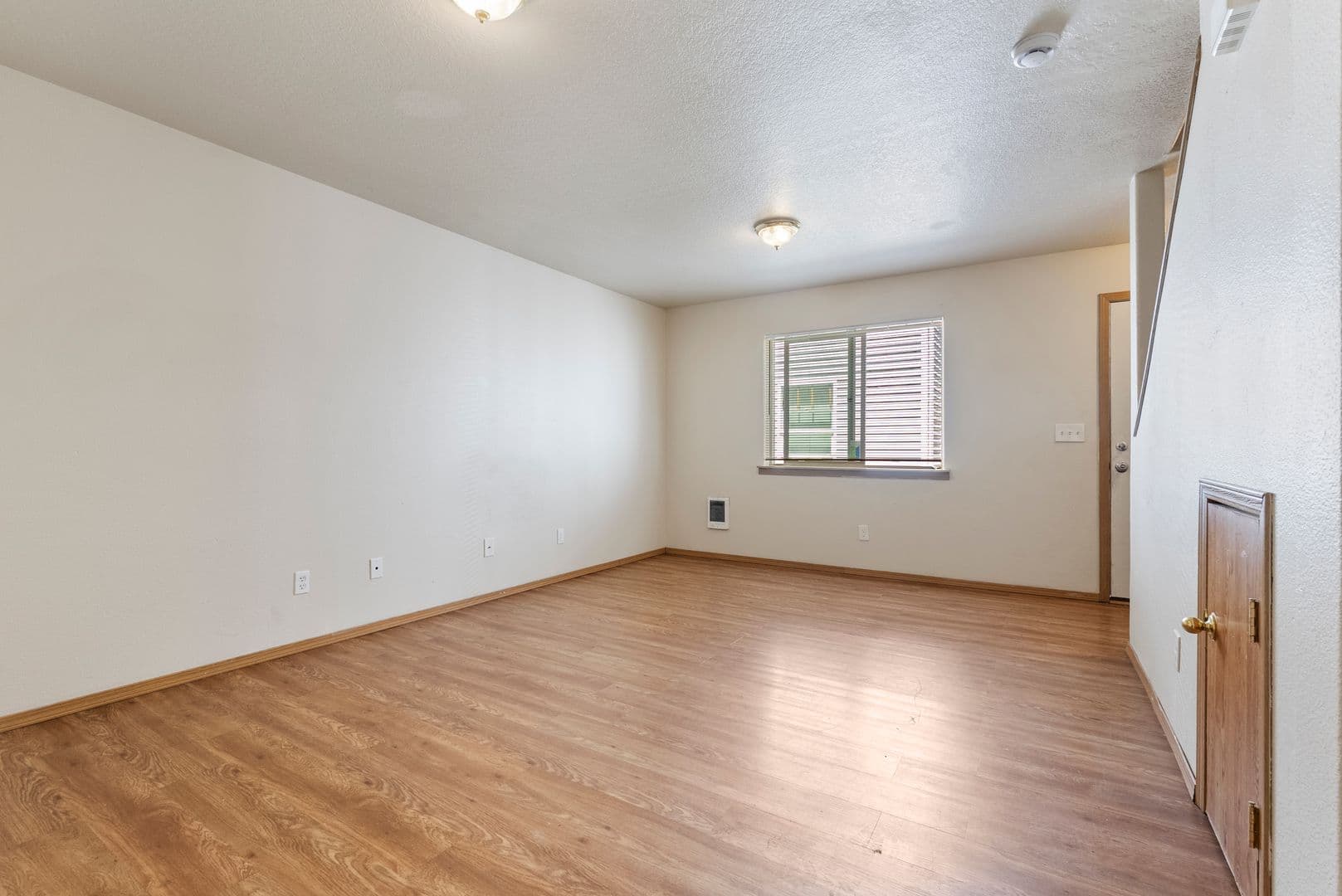 Portland Townhome: 2338 SE 89th Ave