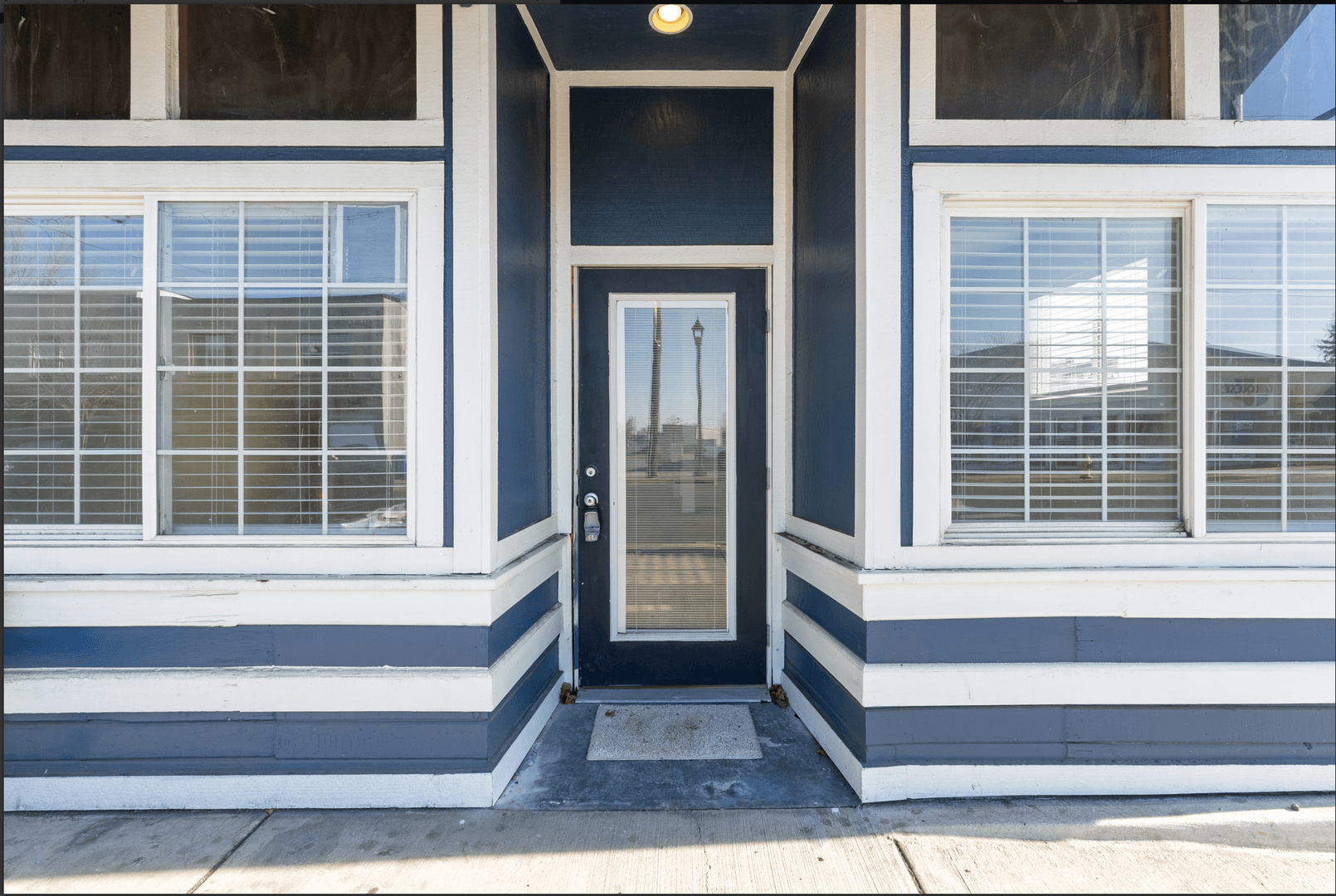 Molalla Apartment: 123 S. Molalla Ave.