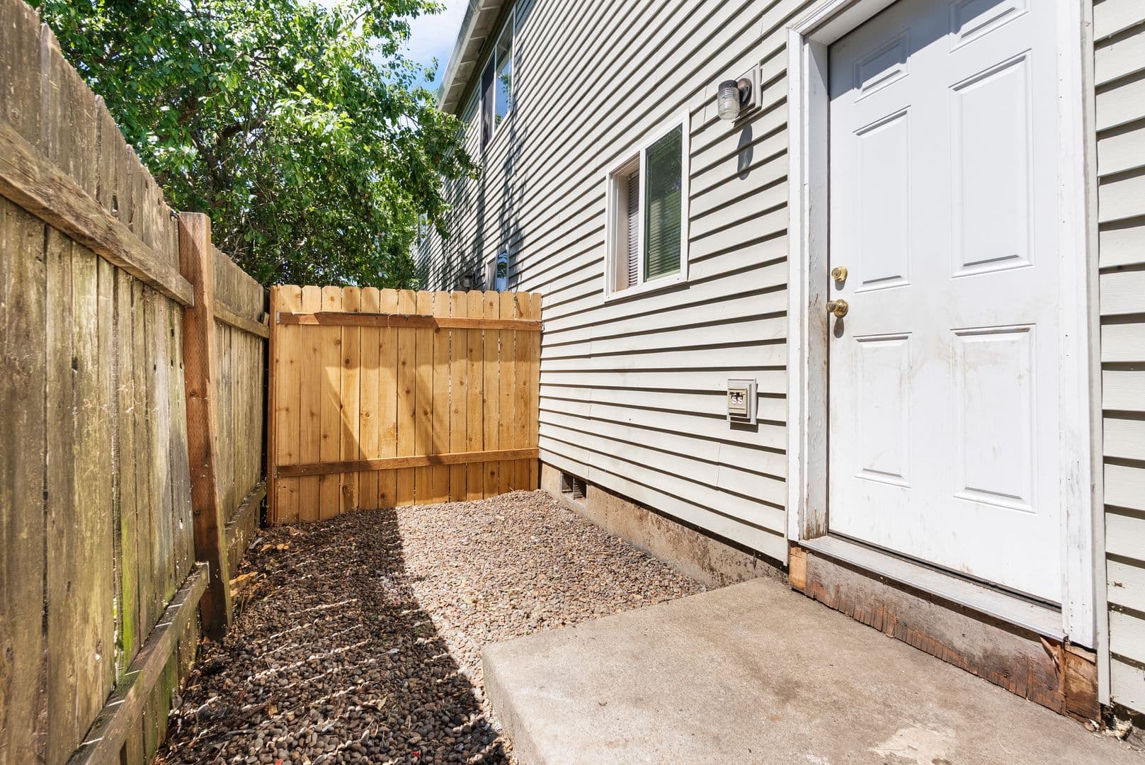 Portland Townhome: 2338 SE 89th Ave