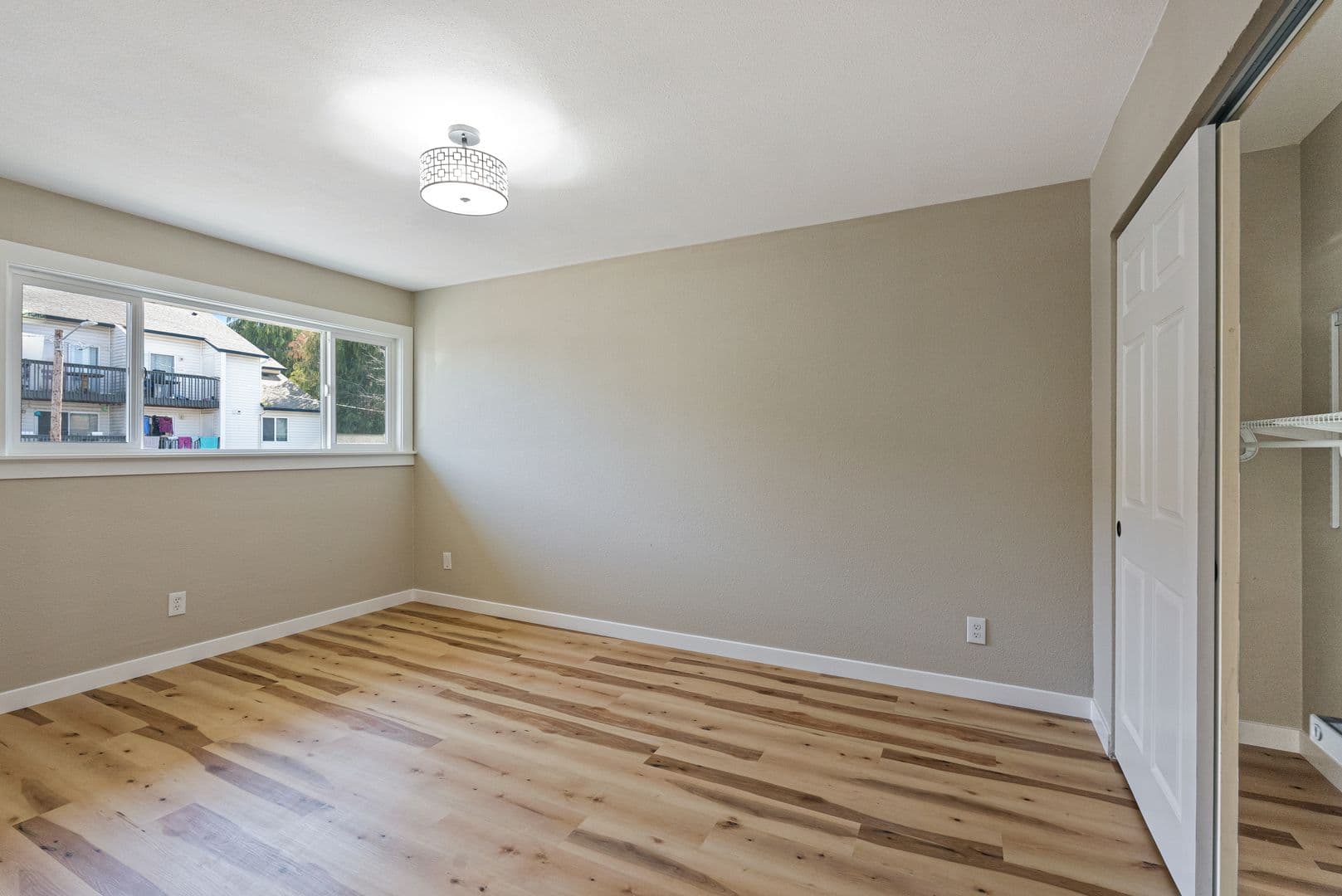 Portland Apartment: 12800 NE Sandy Blvd