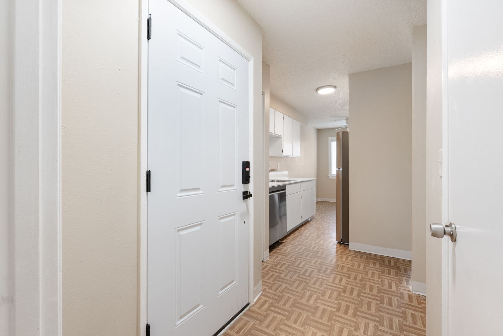 Portland Apartment: 12800 NE Sandy Blvd
