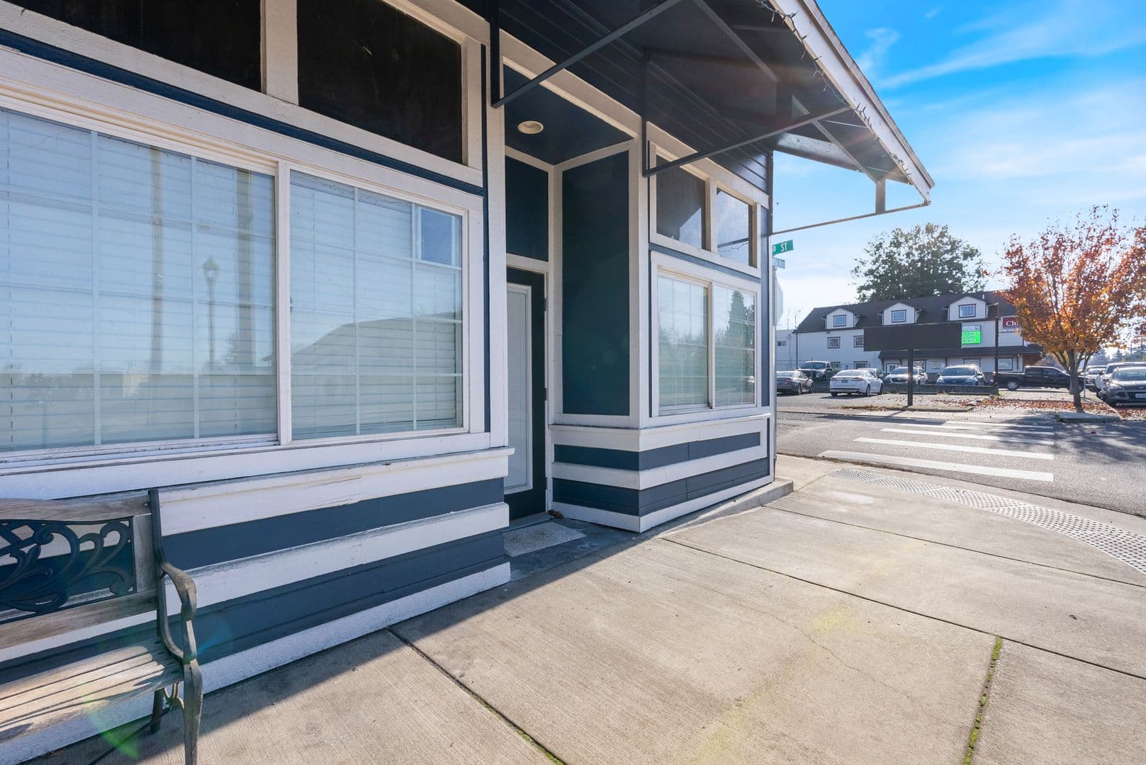 Molalla Apartment: 123 S. Molalla Ave.