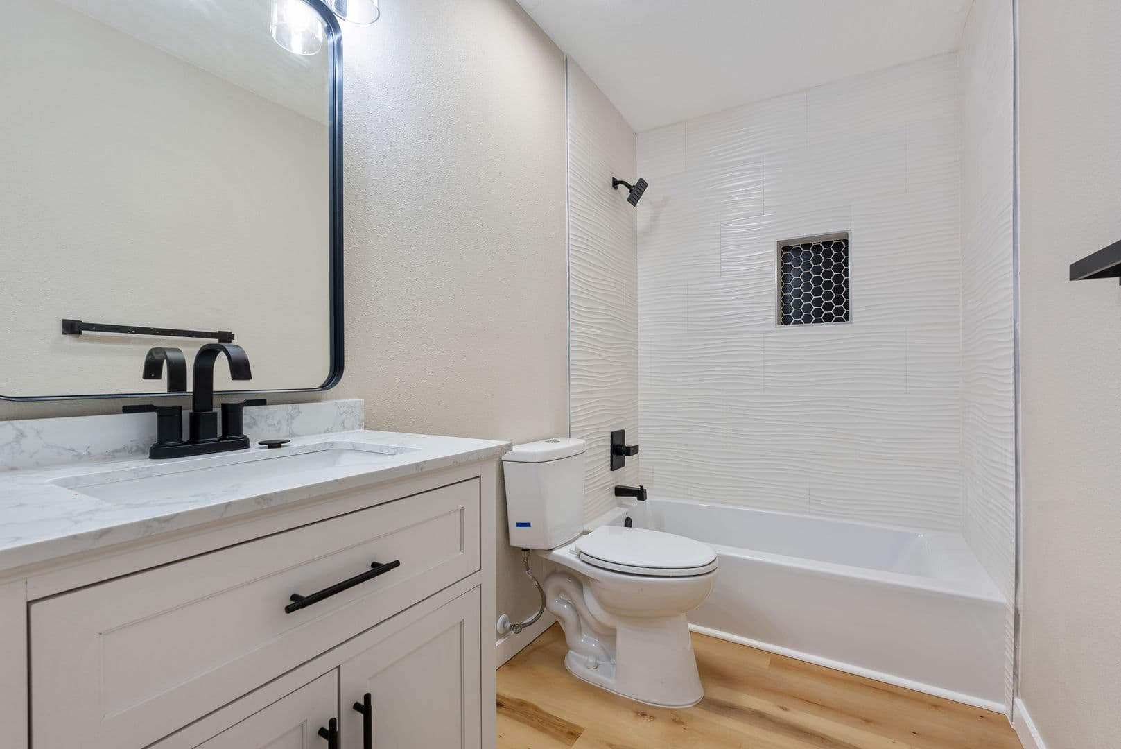 Portland Apartment: 12800 NE Sandy Blvd