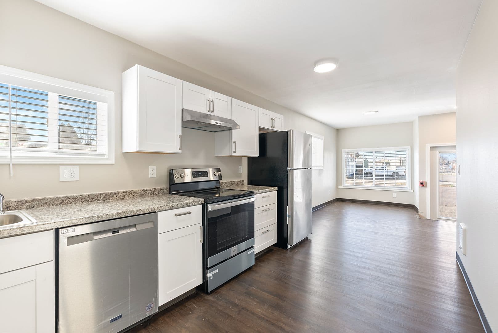 Molalla Apartment: 123 S. Molalla Ave.