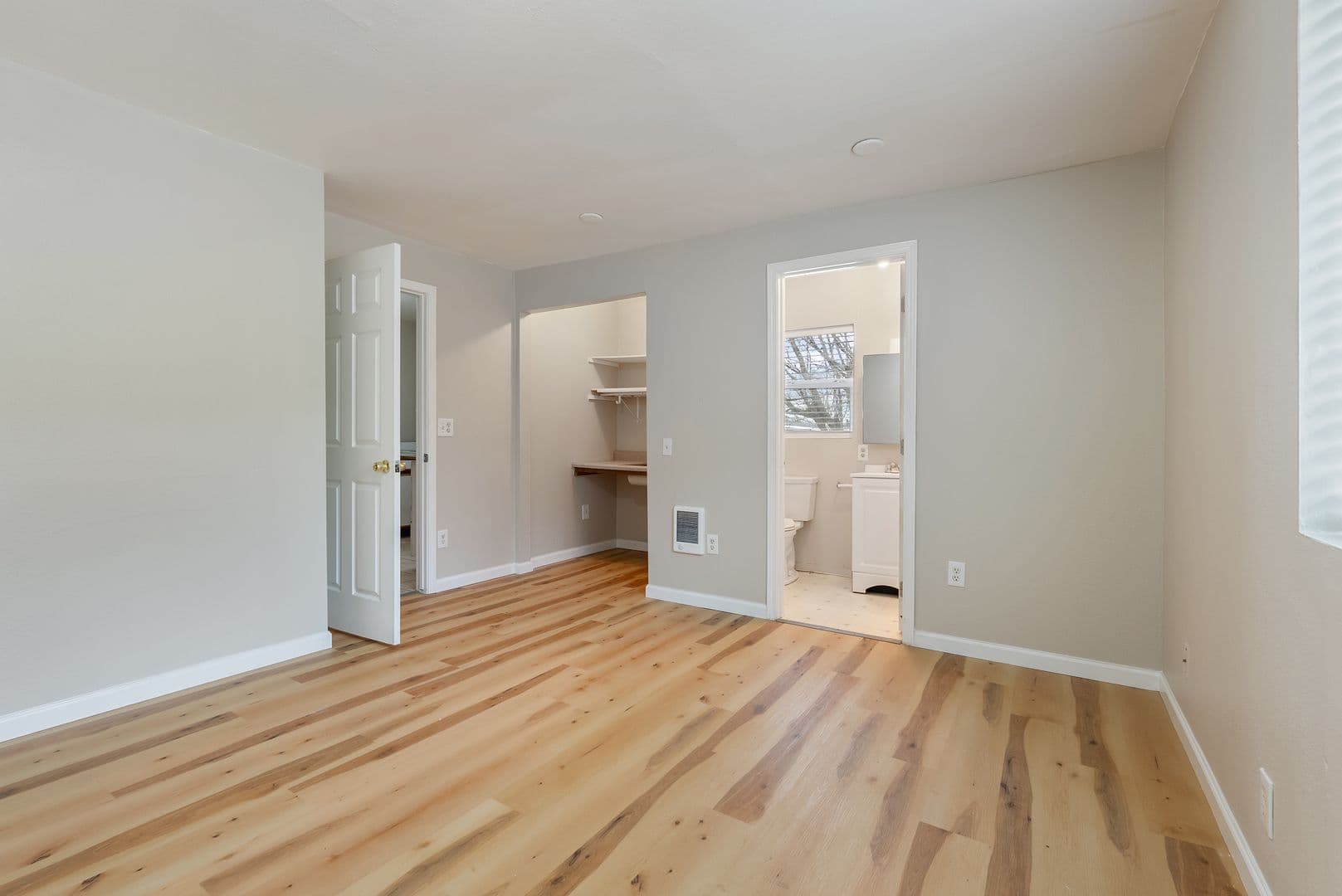 Portland Apartment: 6026-6036 NE Ainsworth St