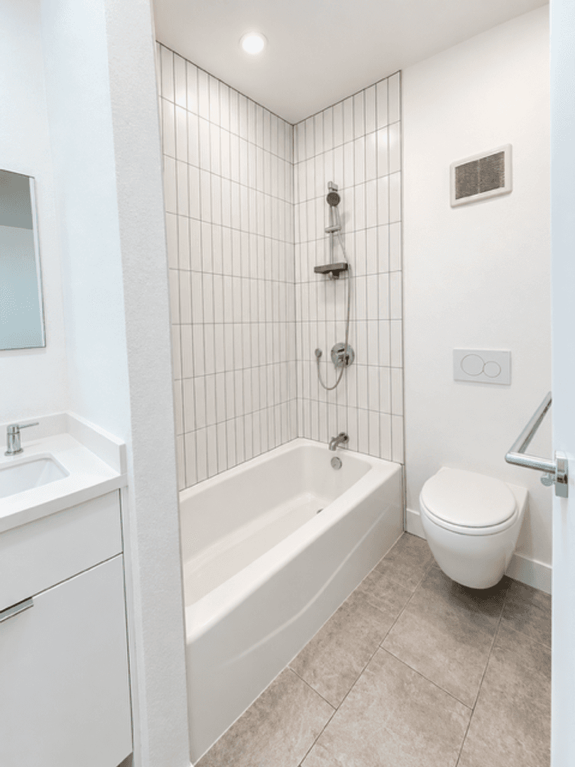 Los Angeles Apartment: 4553 Saturn Street