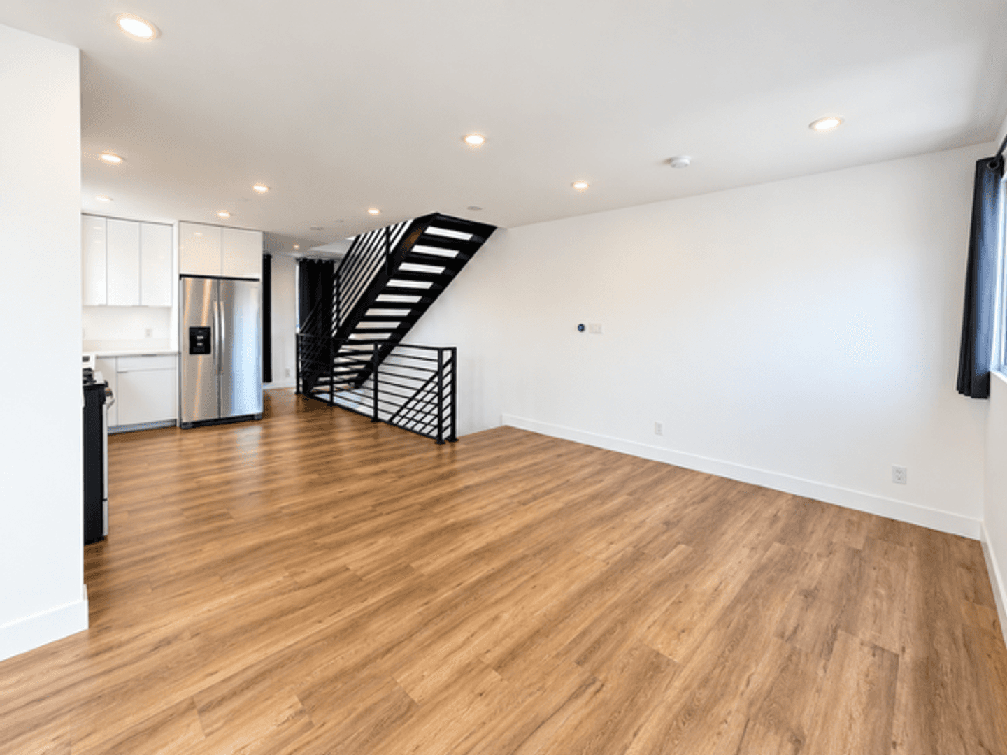 Los Angeles Apartment: 4553 Saturn Street