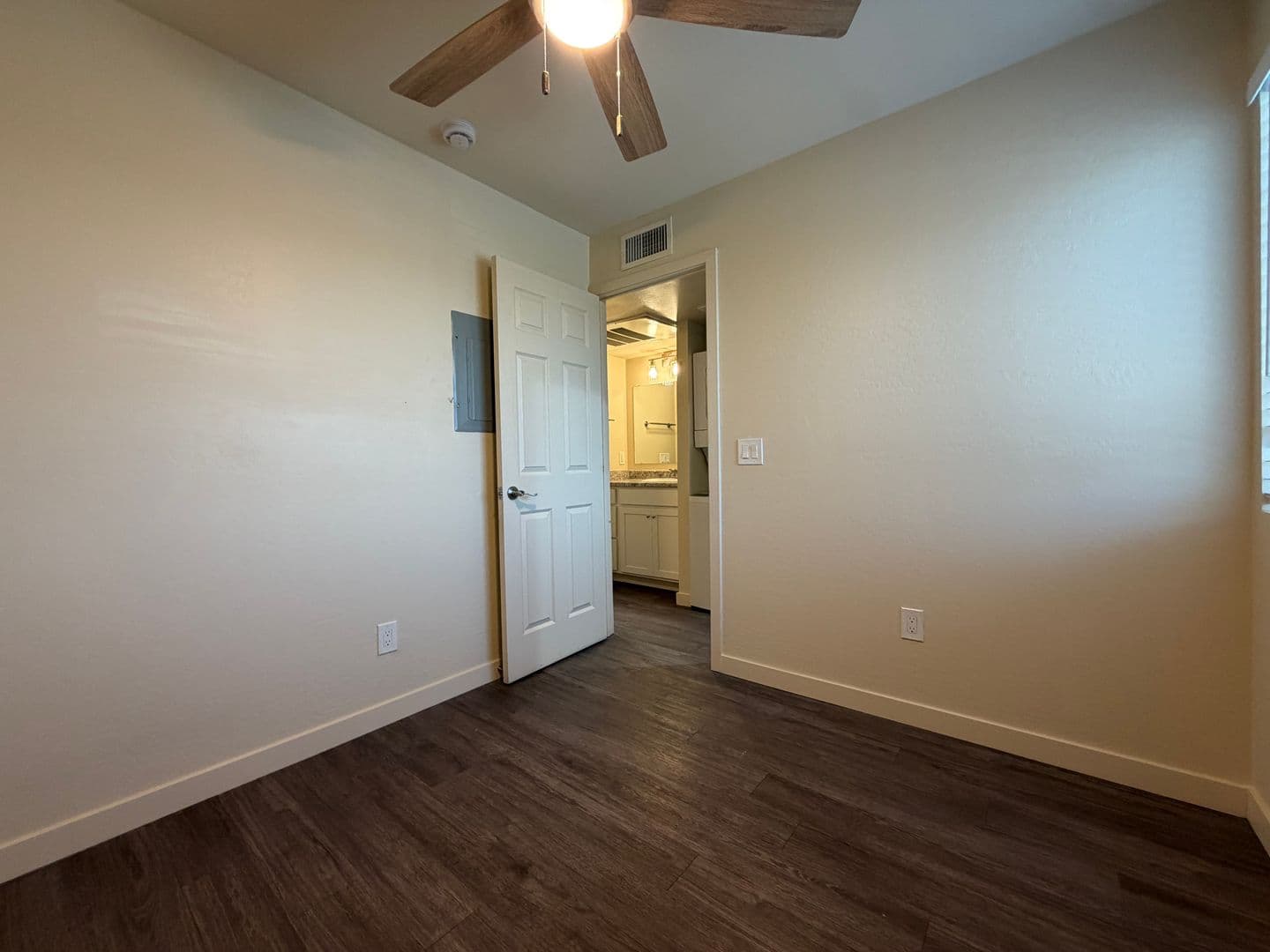 MESA Apartment: 1859 E BROADWAY RD