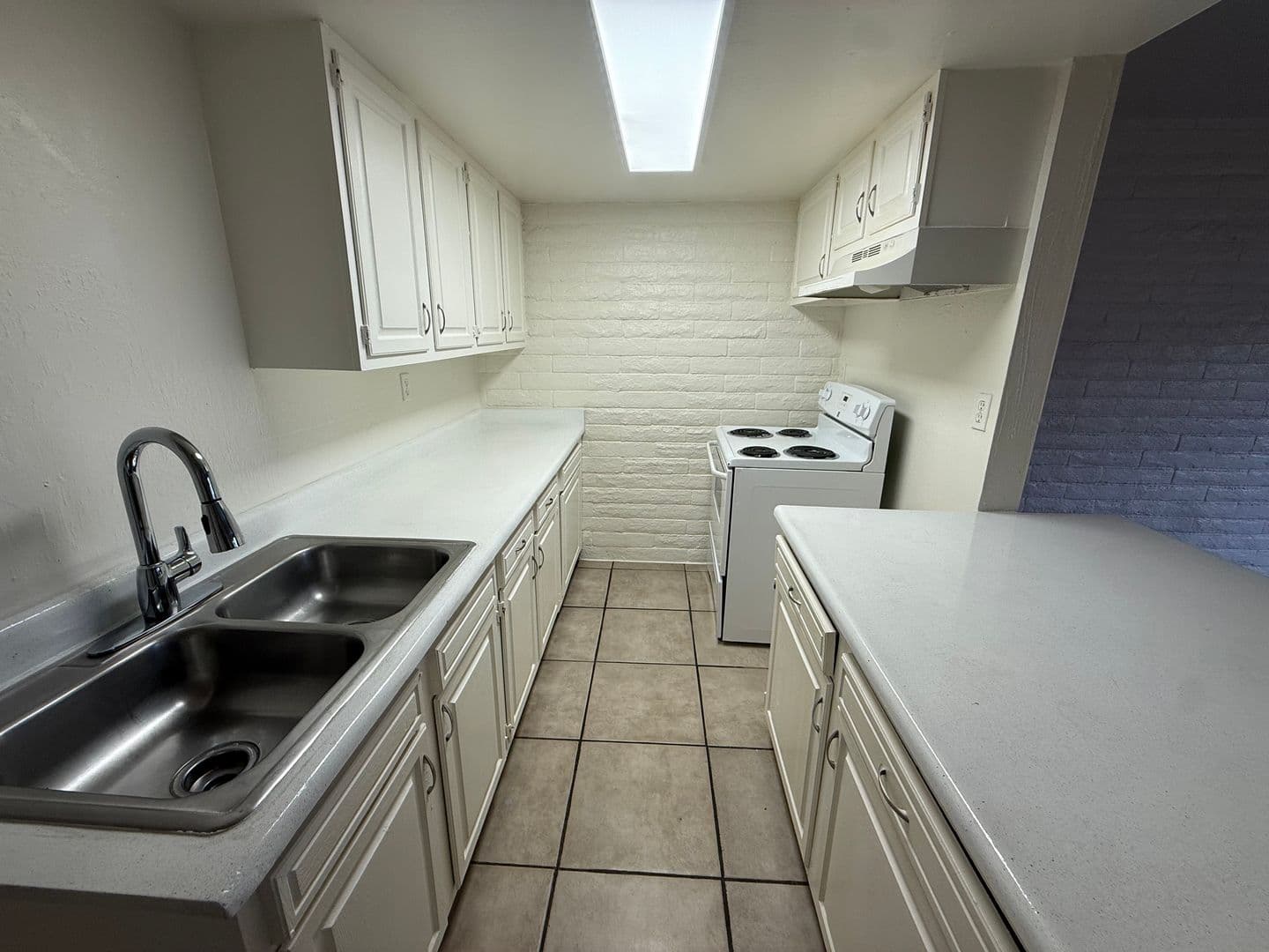 PHOENIX Apartment: 16621 N 25TH STREET
