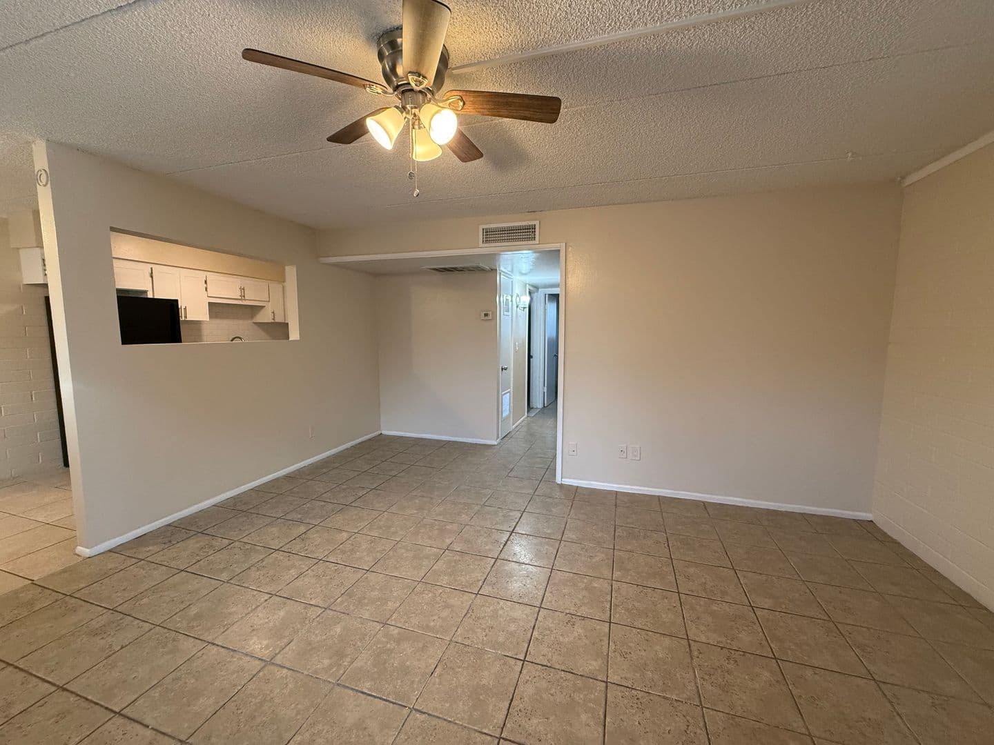 PHOENIX Apartment: 809 E VOGEL AVE