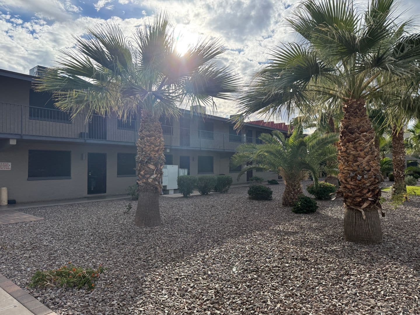 PHOENIX Apartment: 809 E VOGEL AVE