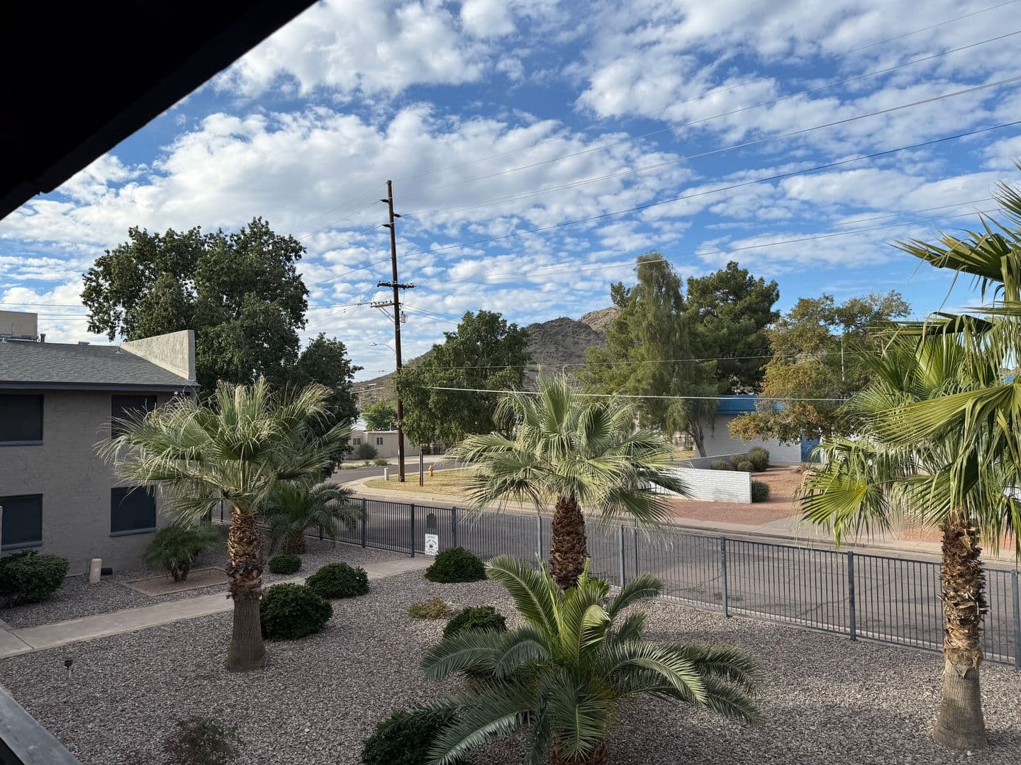 PHOENIX Apartment: 809 E VOGEL AVE
