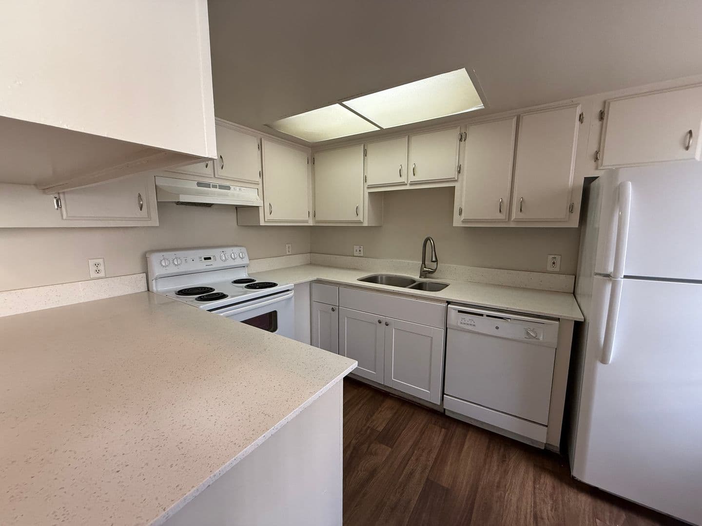 PHOENIX Apartment: 3205 EAST EARLL DR