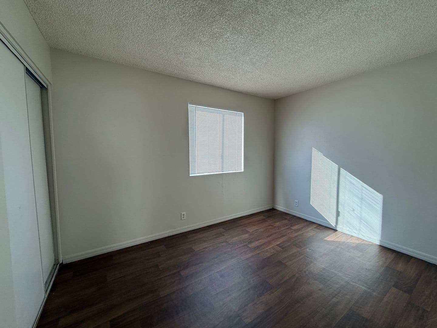 PHOENIX Apartment: 3205 EAST EARLL DR