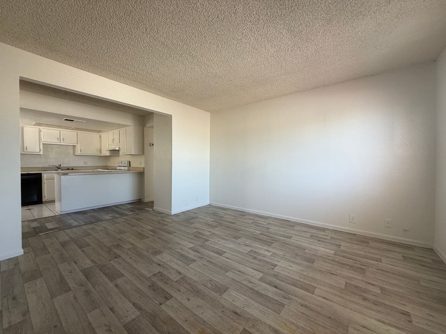 PHOENIX Apartment: 3205 EAST EARLL DR