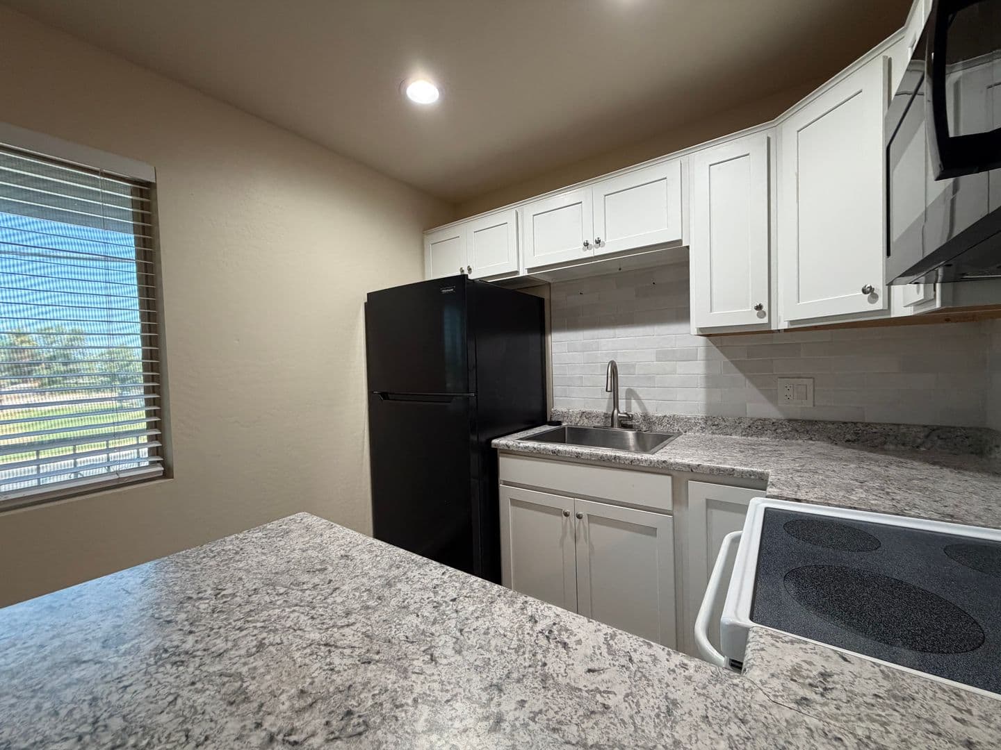 MESA Apartment: 1859 E BROADWAY RD