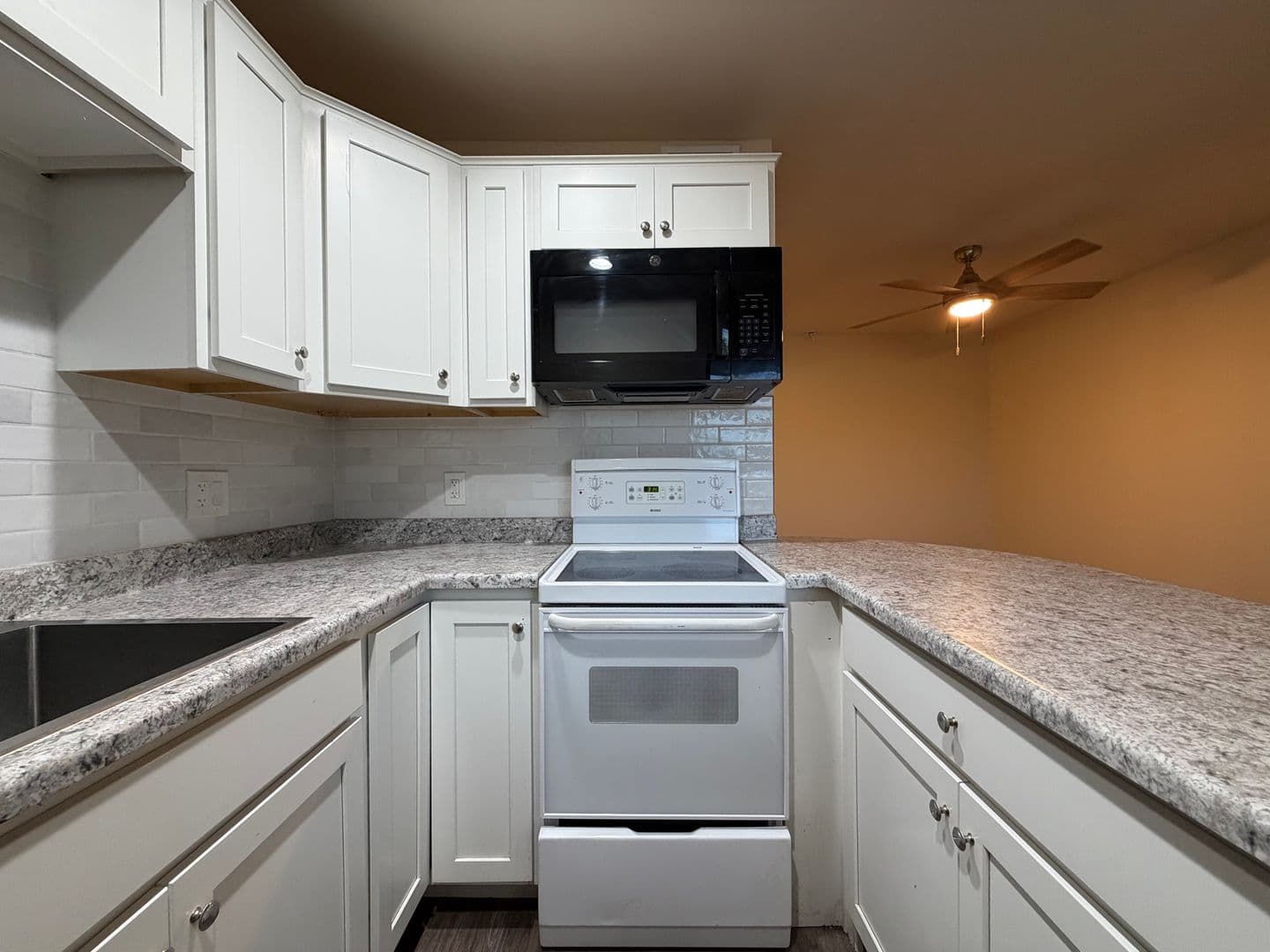 MESA Apartment: 1859 E BROADWAY RD