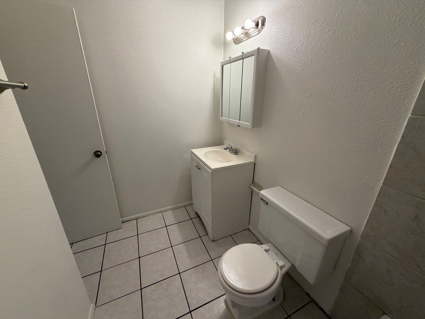PHOENIX Apartment: 809 E VOGEL AVE