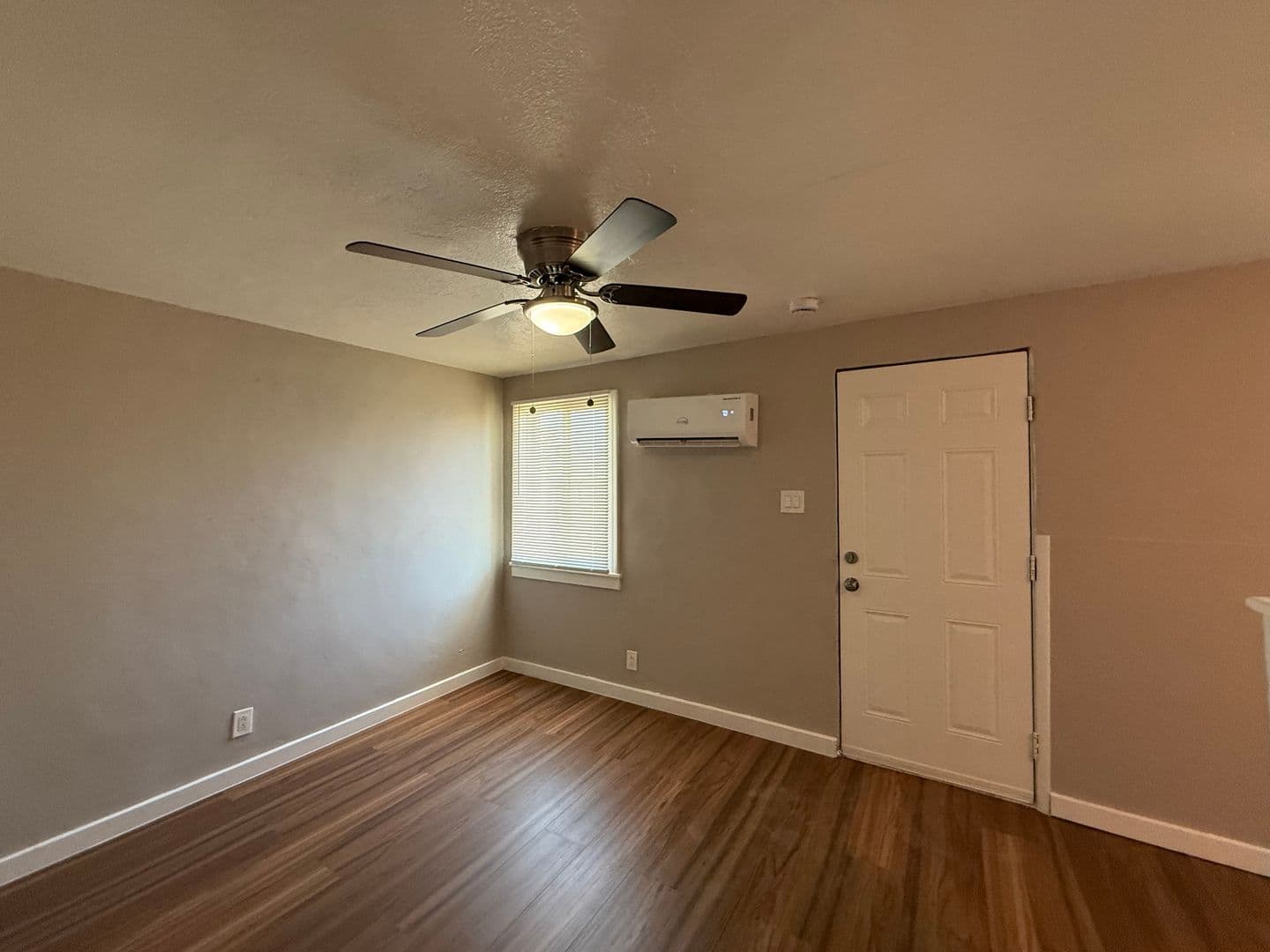PHOENIX Apartment: 48 W TAMARISK ST