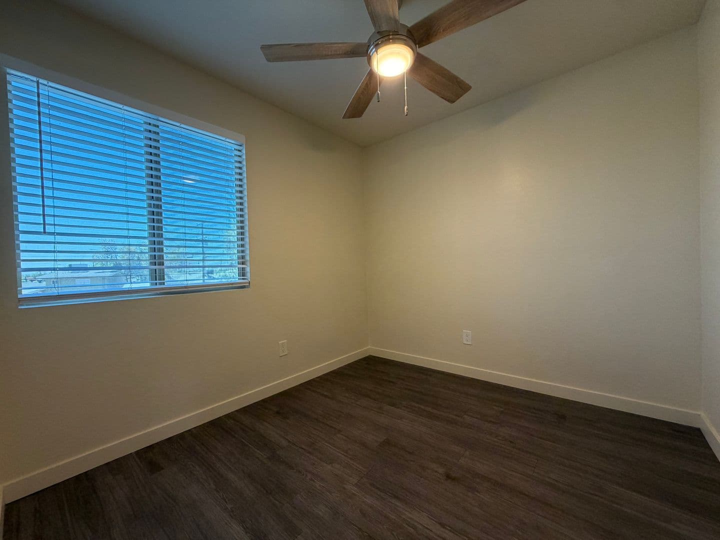 MESA Apartment: 1859 E BROADWAY RD