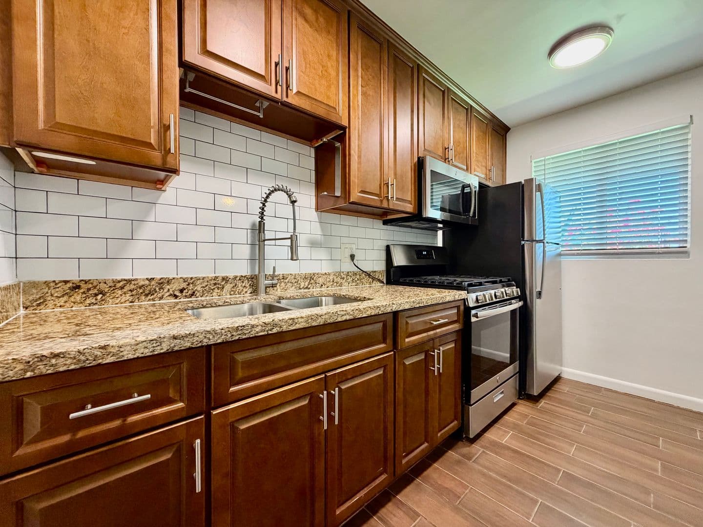 PHOENIX Apartment: 1202 E KALER DR/7625 N 12TH ST