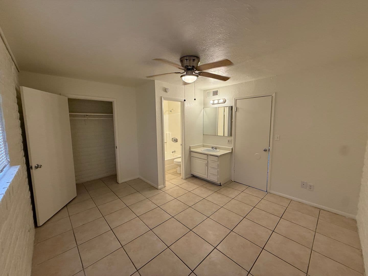 PHOENIX Apartment: 16621 N 25TH STREET