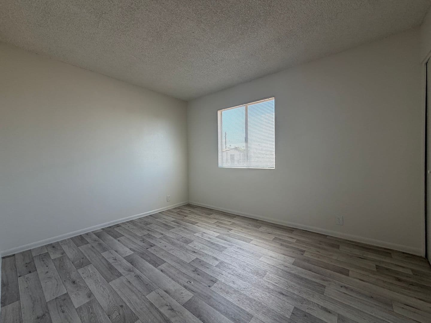 PHOENIX Apartment: 3205 EAST EARLL DR