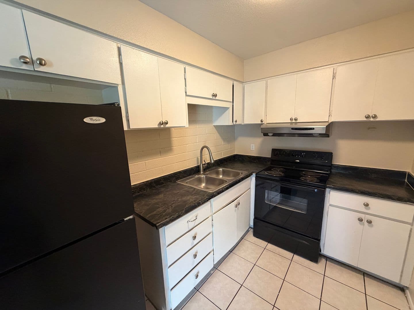 PHOENIX Apartment: 809 E VOGEL AVE