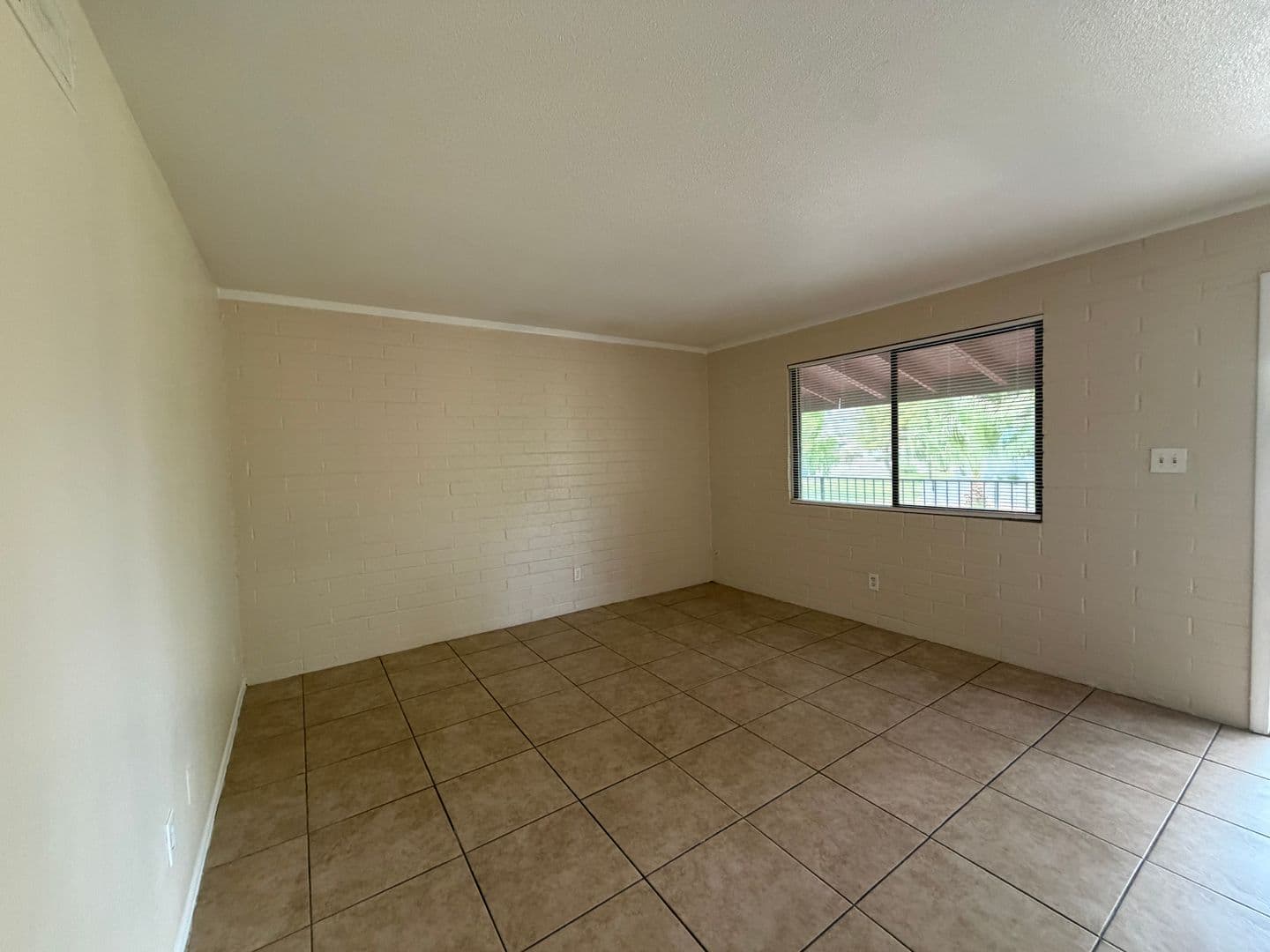 PHOENIX Apartment: 809 E VOGEL AVE