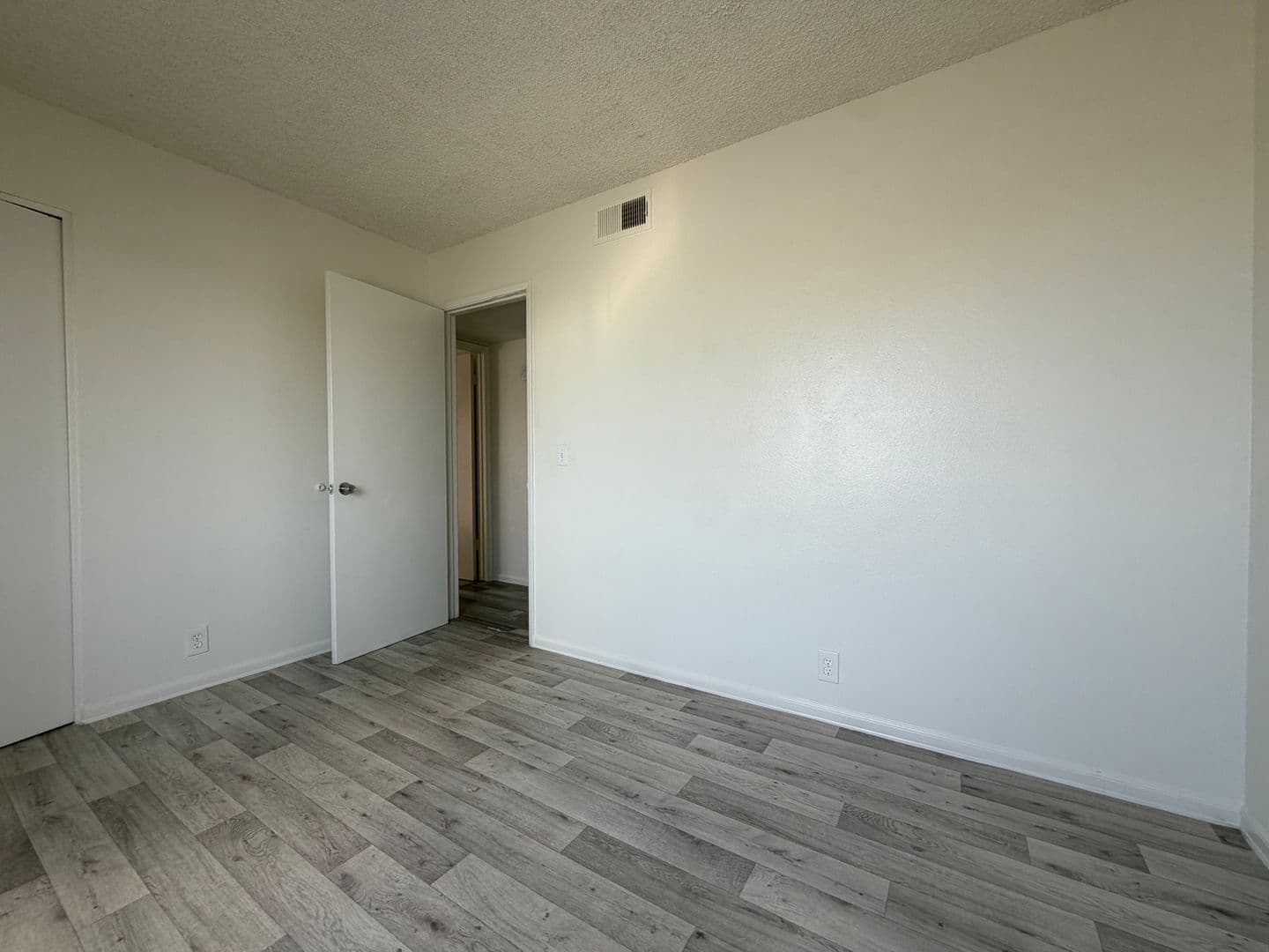 PHOENIX Apartment: 3205 EAST EARLL DR