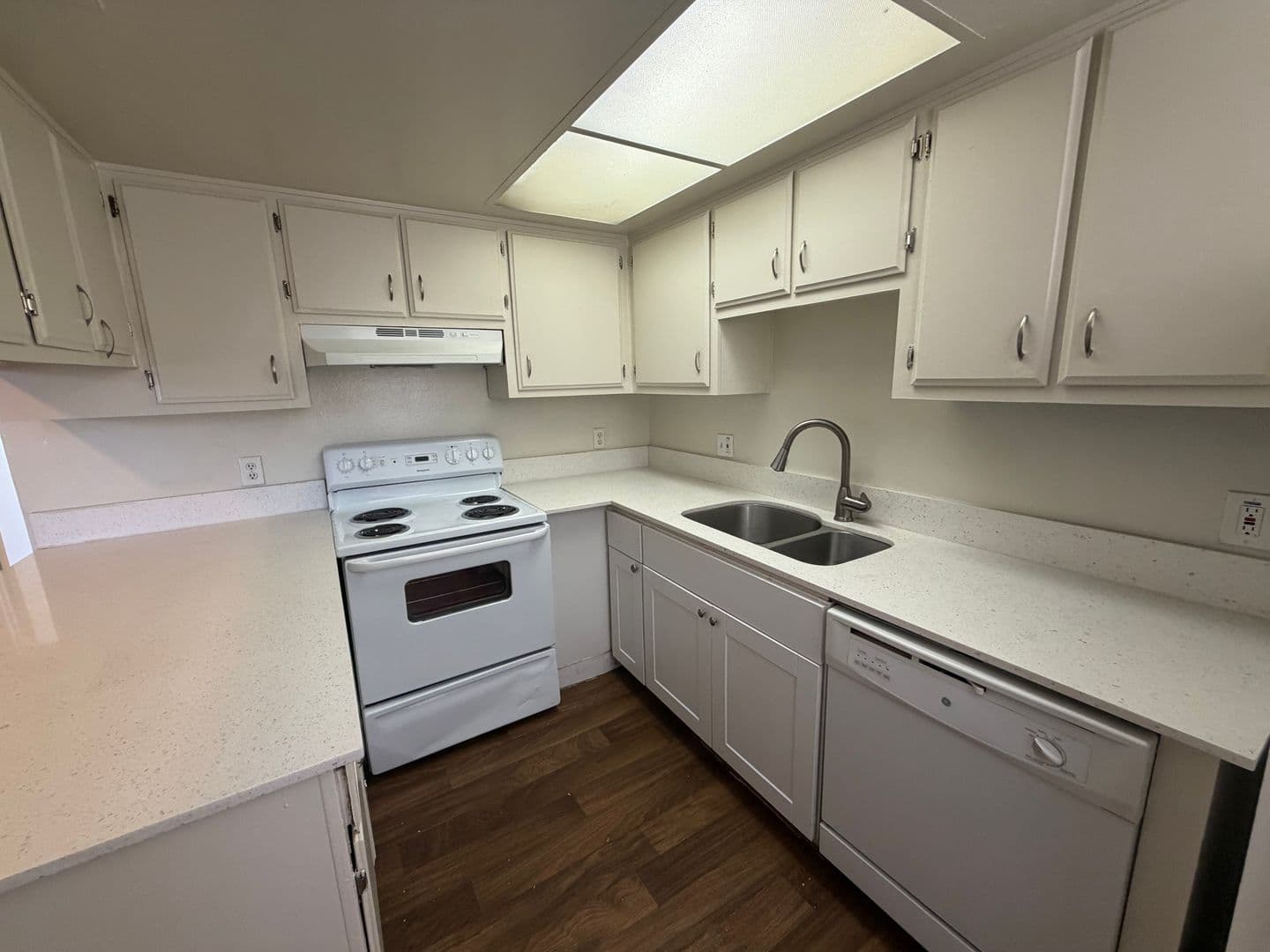 PHOENIX Apartment: 3205 EAST EARLL DR