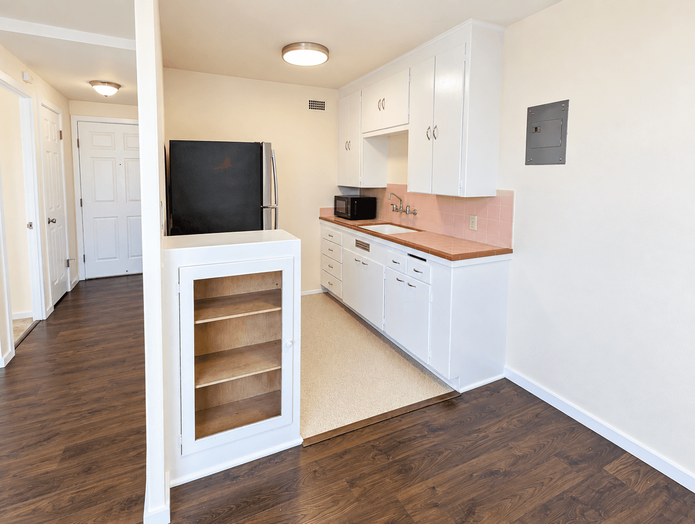 Seattle Apartment: 535 13th Ave E