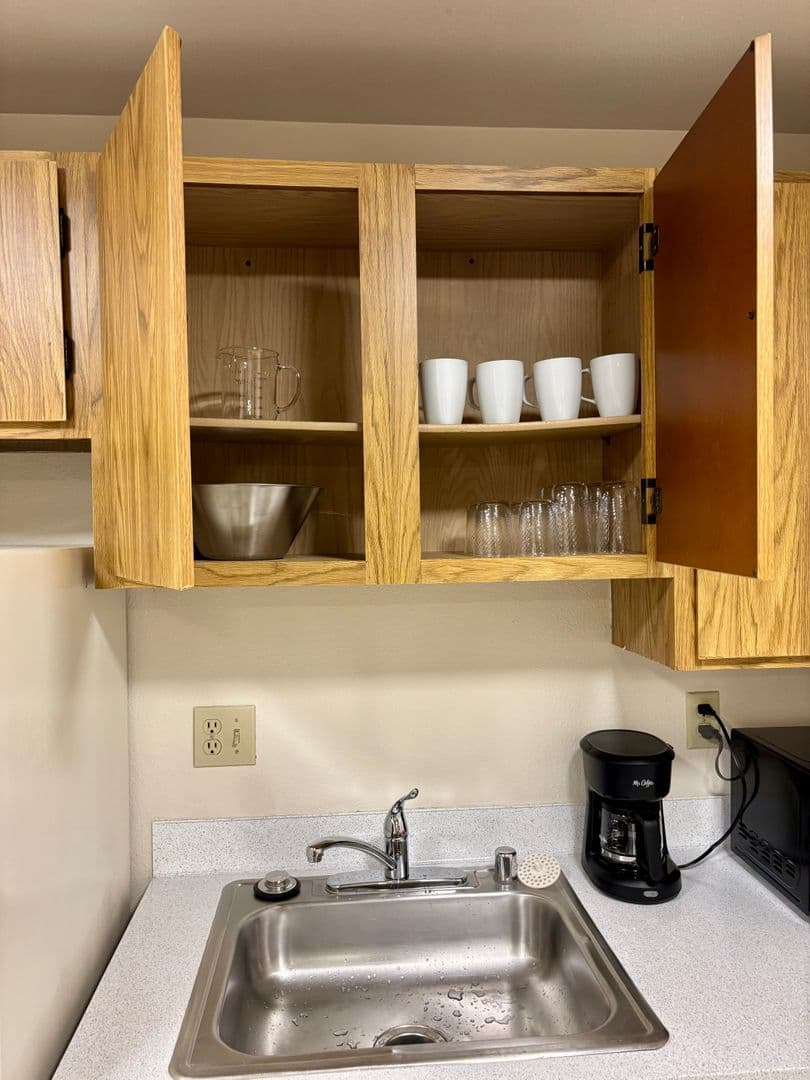 Seattle Apartment: 816 NE 43rd ST