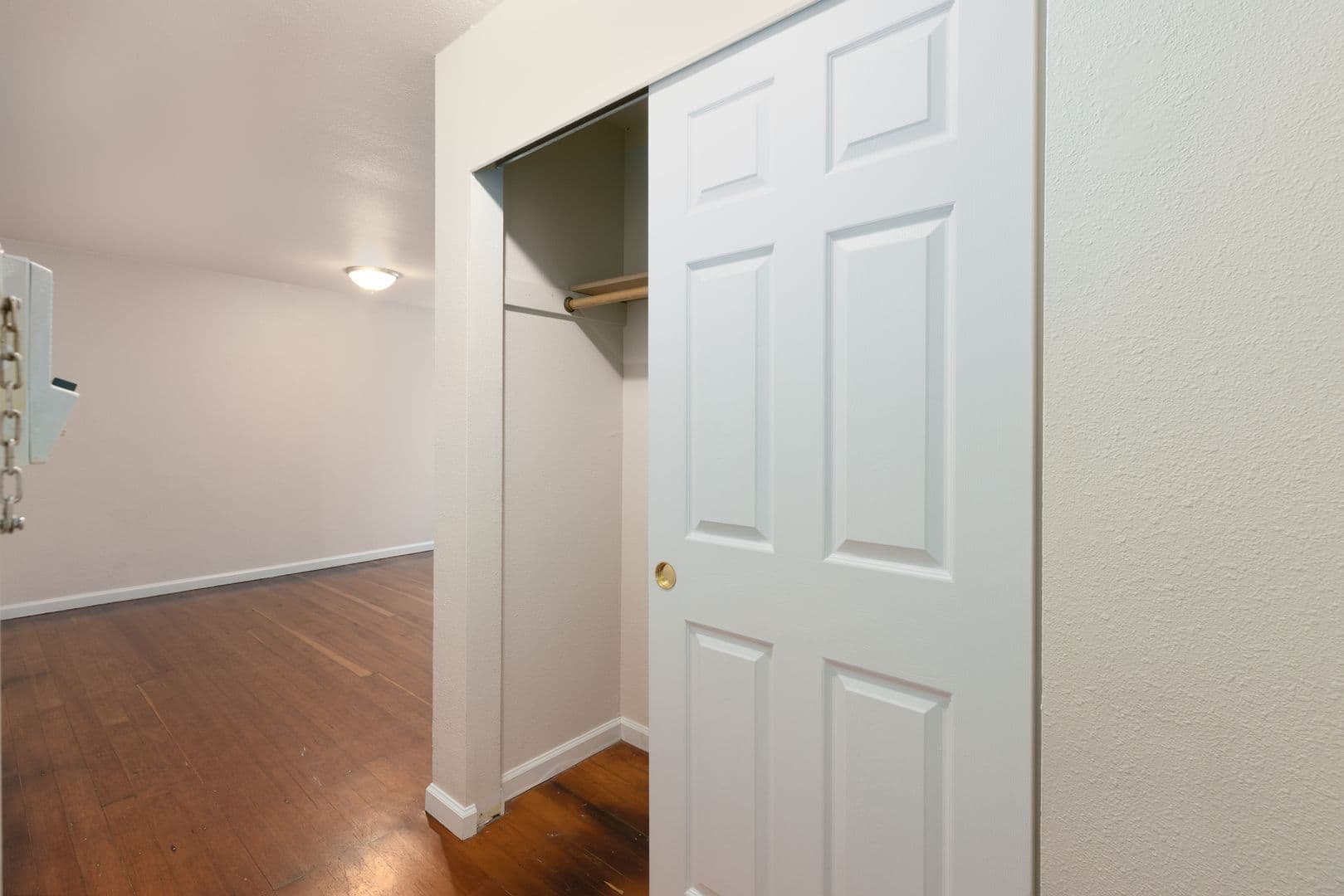 Seattle Apartment: 620 19th Ave E