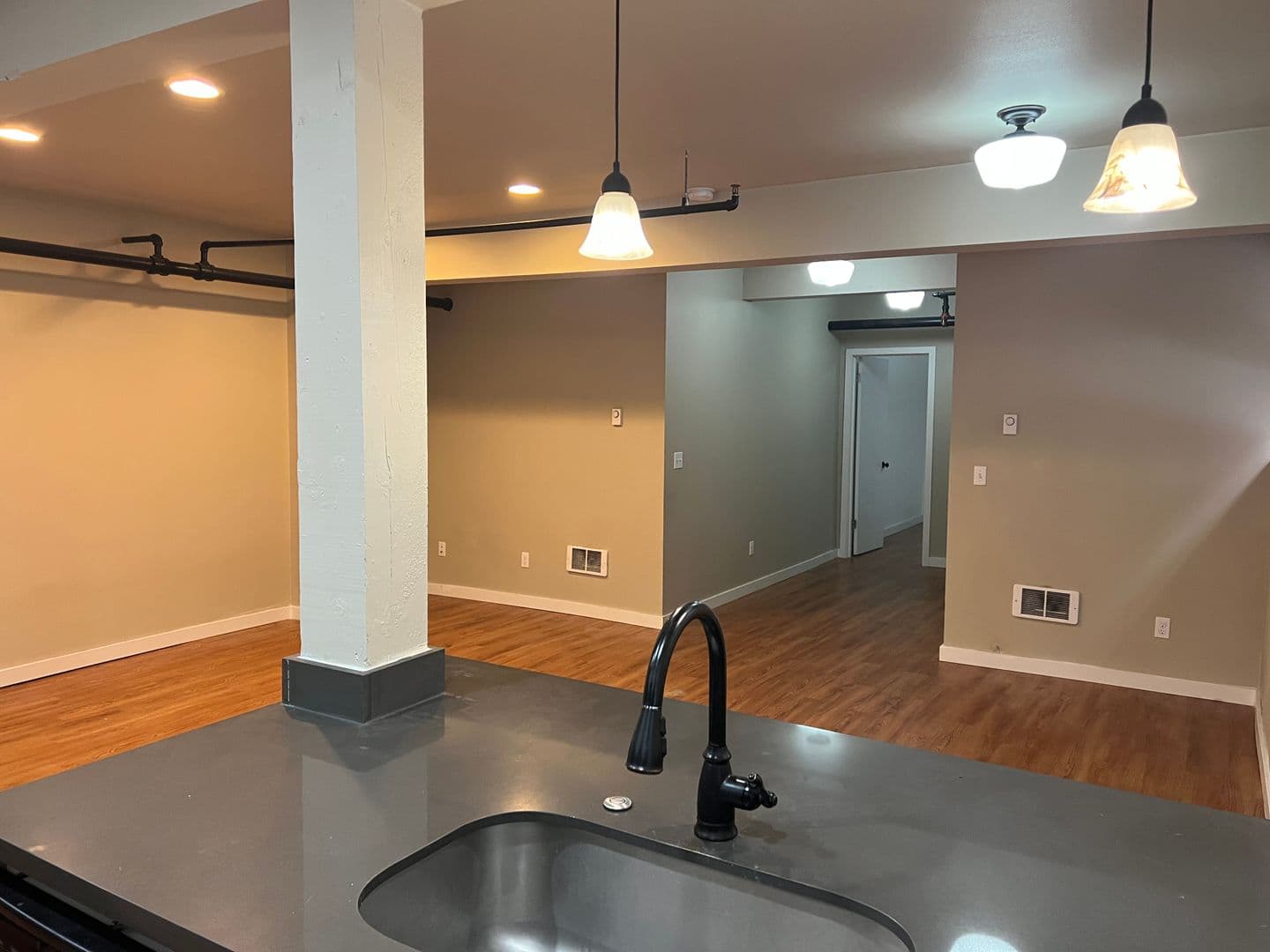 Seattle Apartment: 1624 41st Avenue East