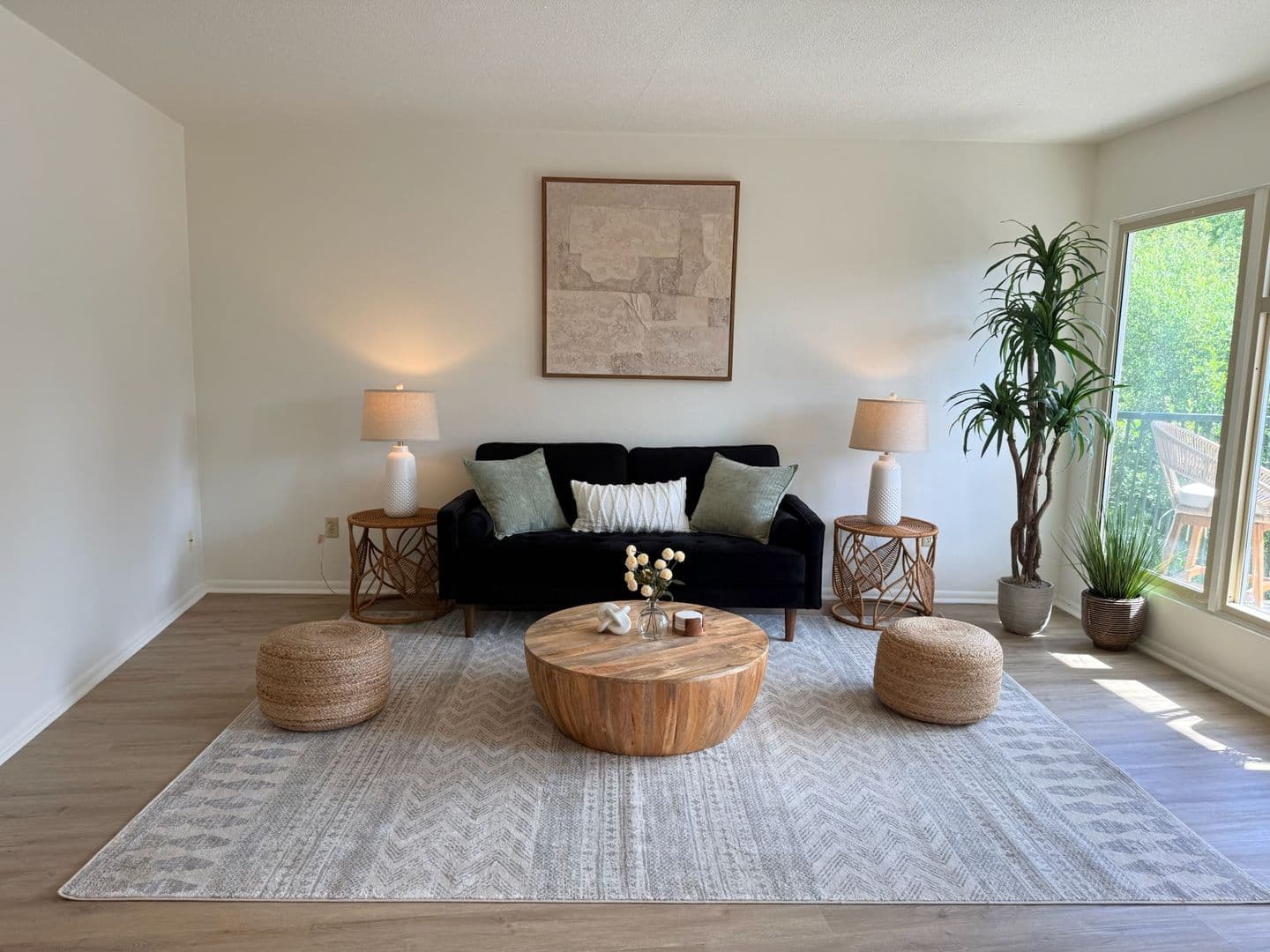 Seattle Apartment: 5201 42nd Ave S