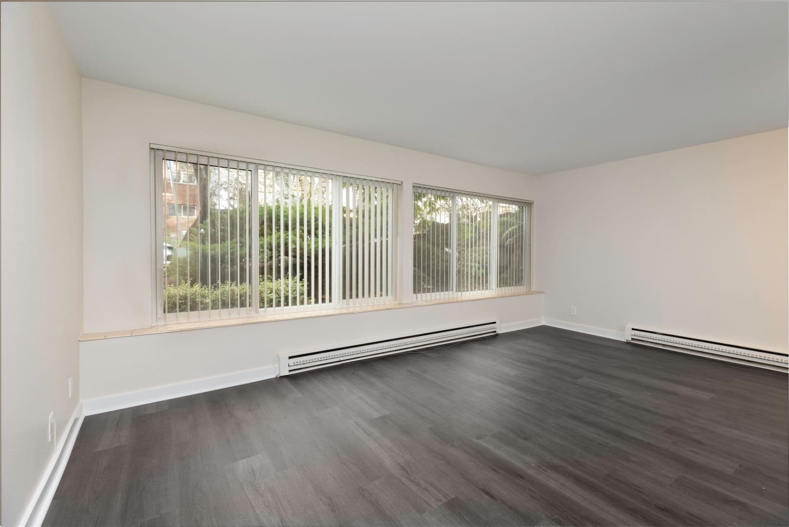 Seattle Apartment: 433 Belmont Ave E