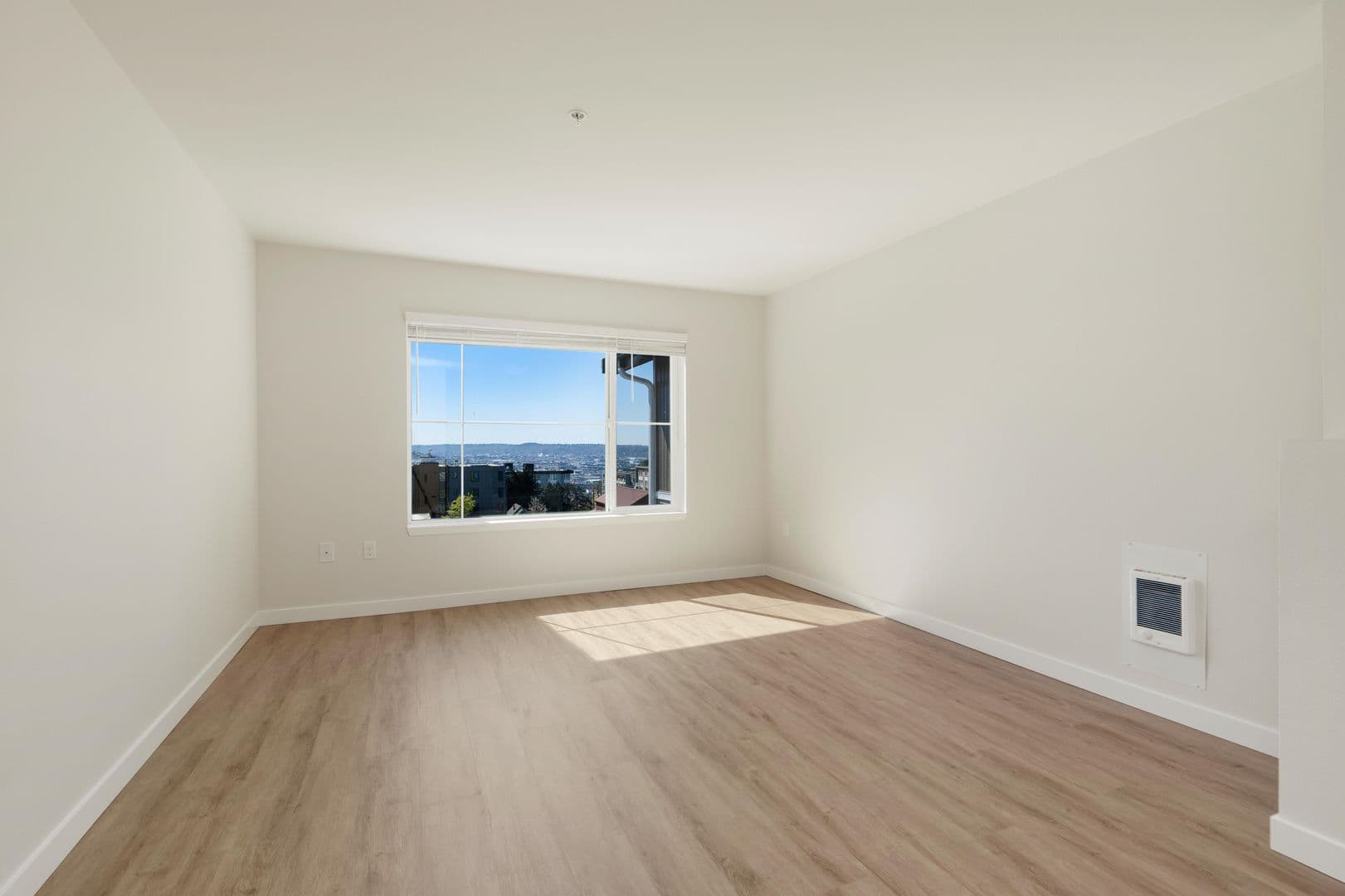Seattle Apartment: 303 10th Ave