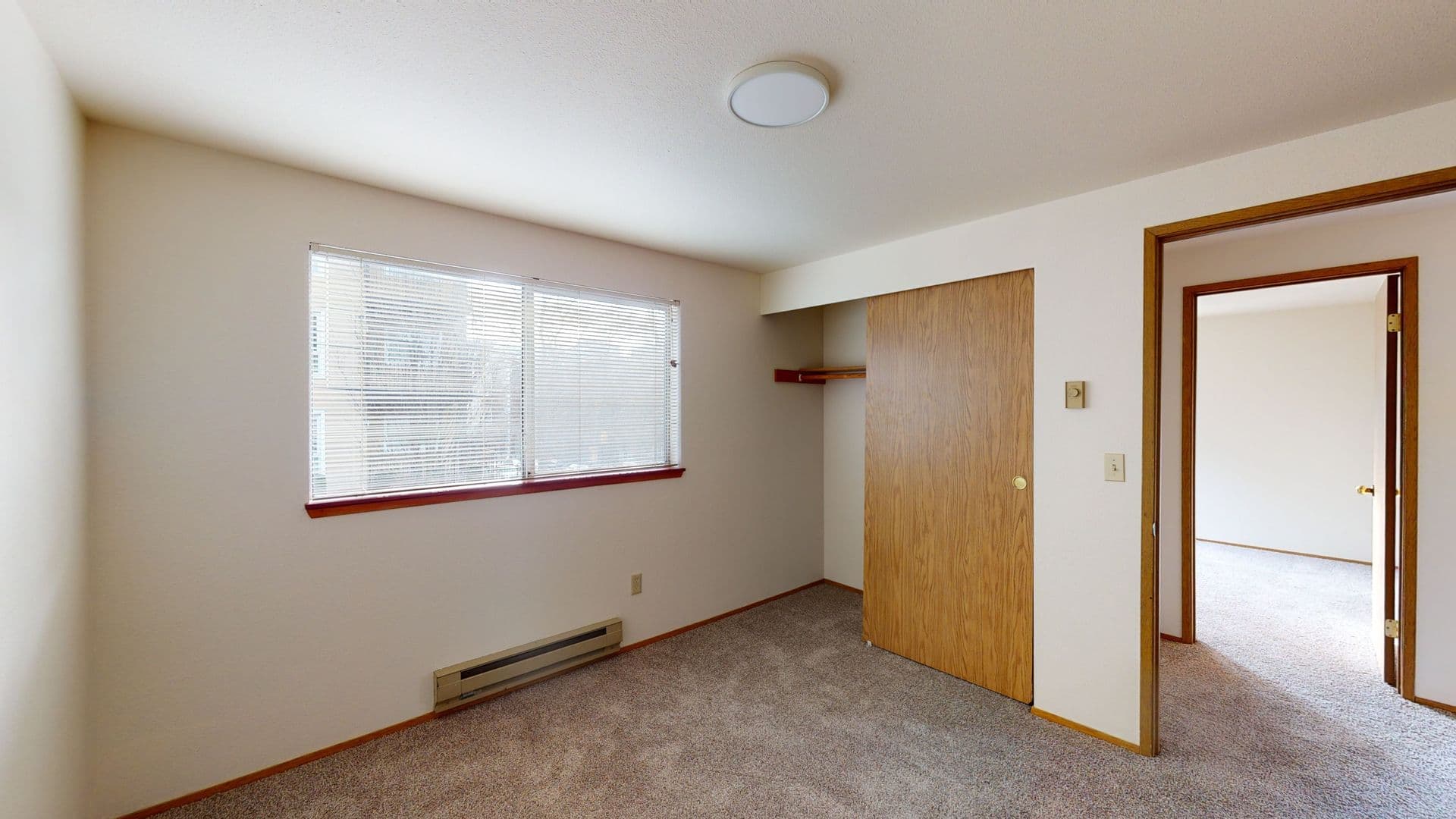 Seattle Apartment: 816 NE 43rd ST