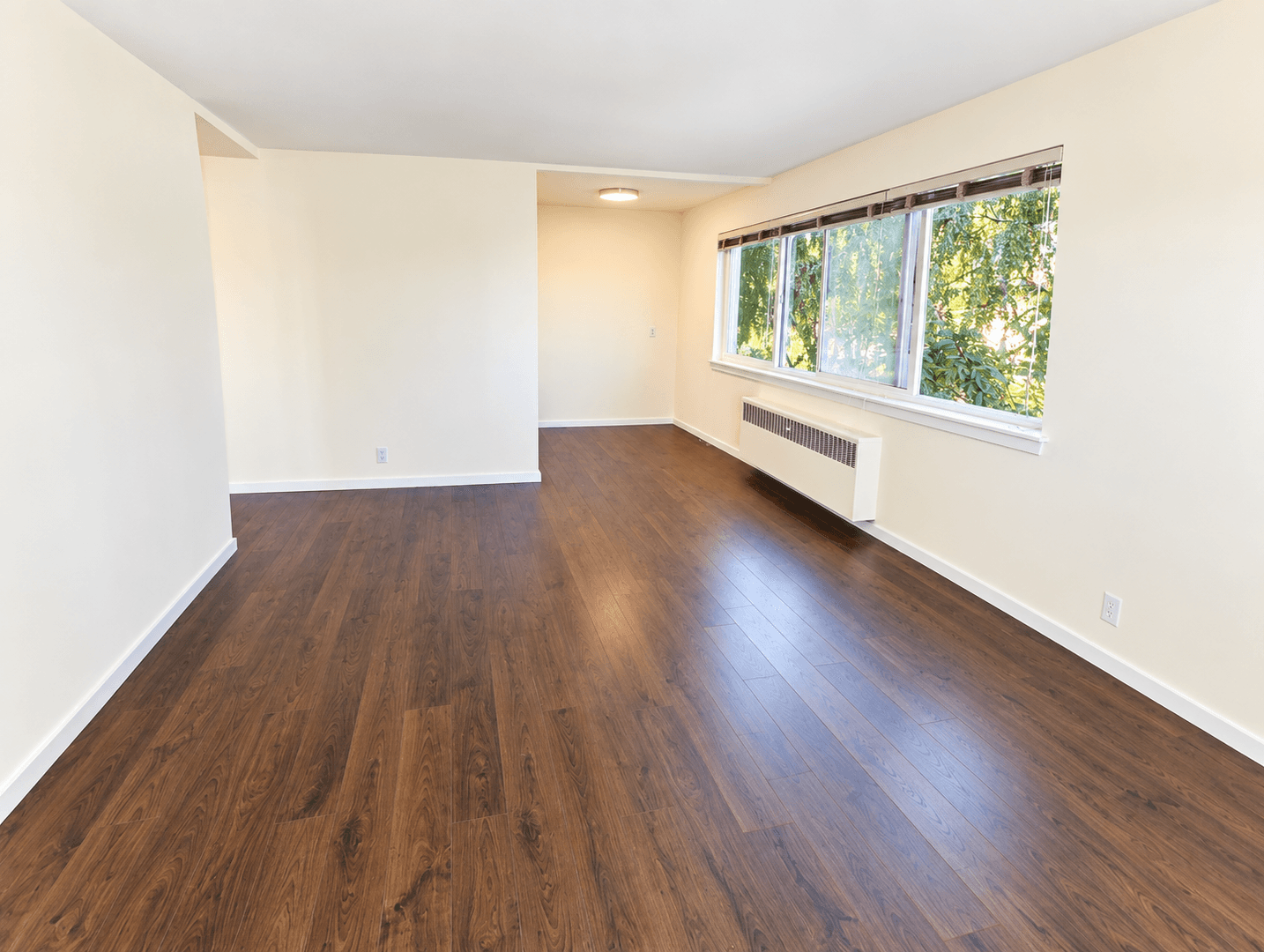 Seattle Apartment: 535 13th Ave E