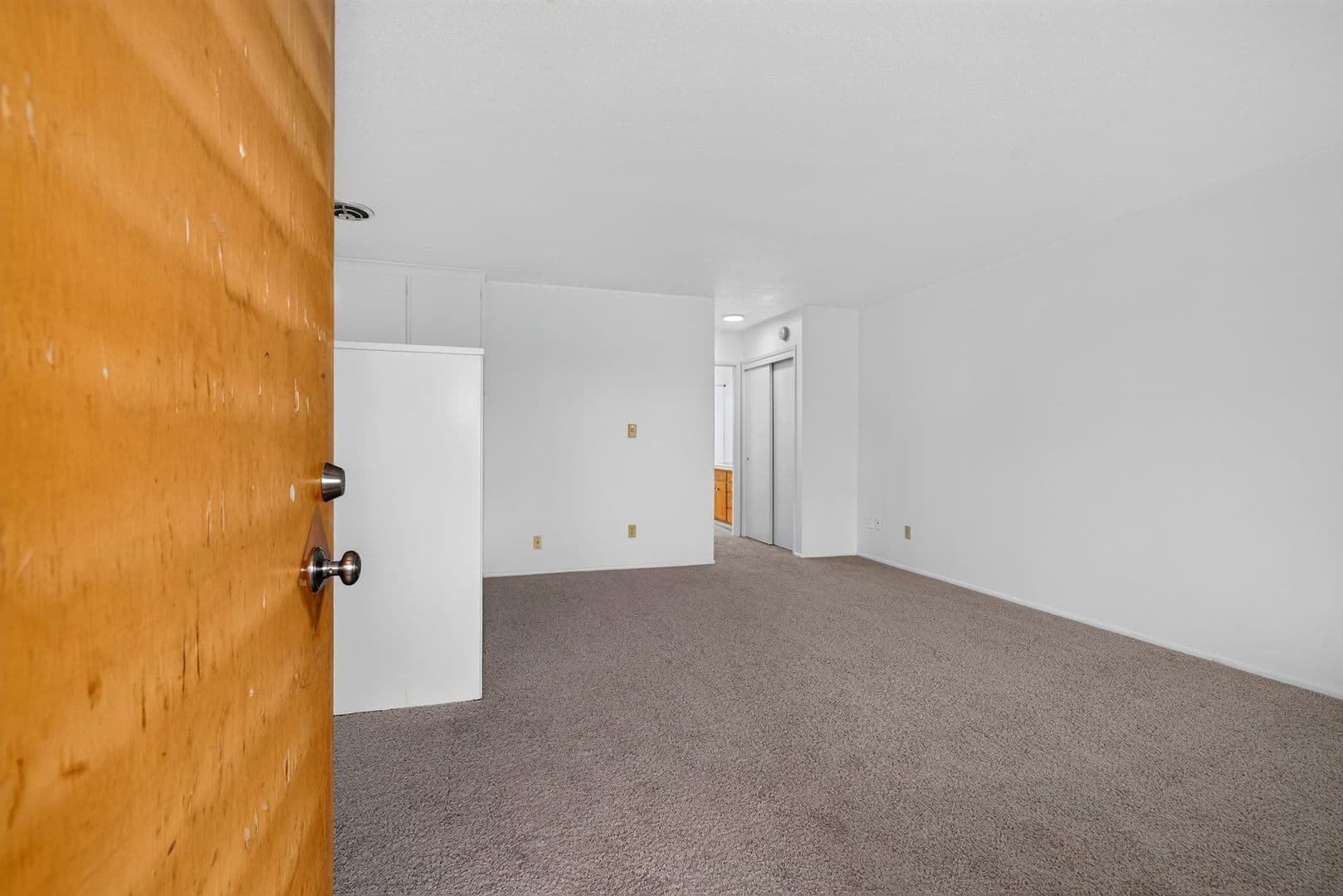 Edmonds Apartment: 314 3rd Ave S