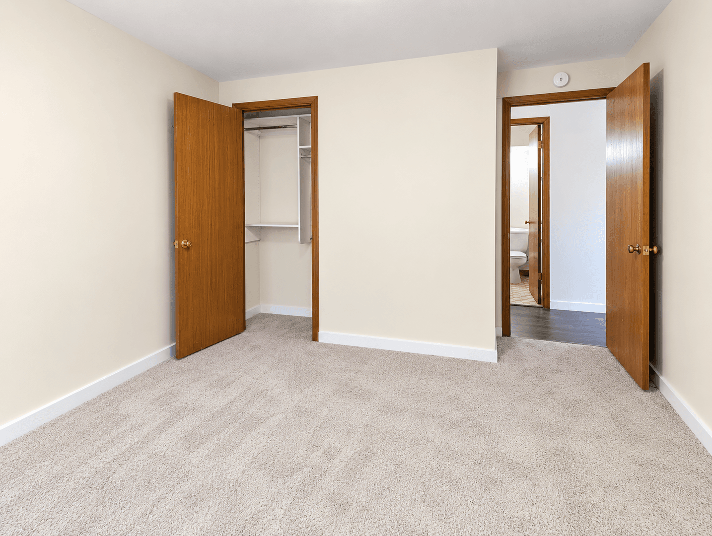 Seattle Apartment: 535 13th Ave E