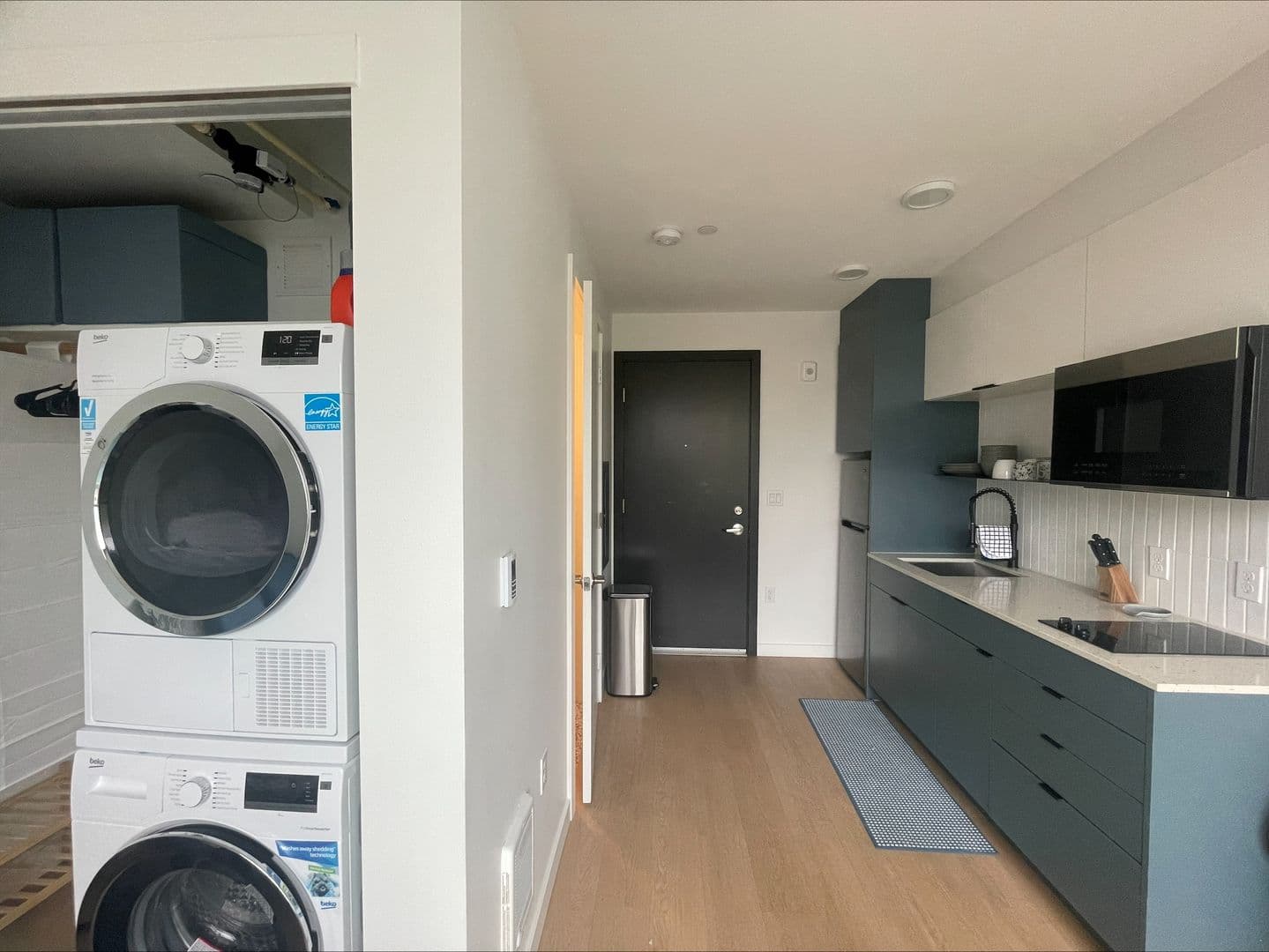 Seattle Apartment: 4239 8th Ave NE
