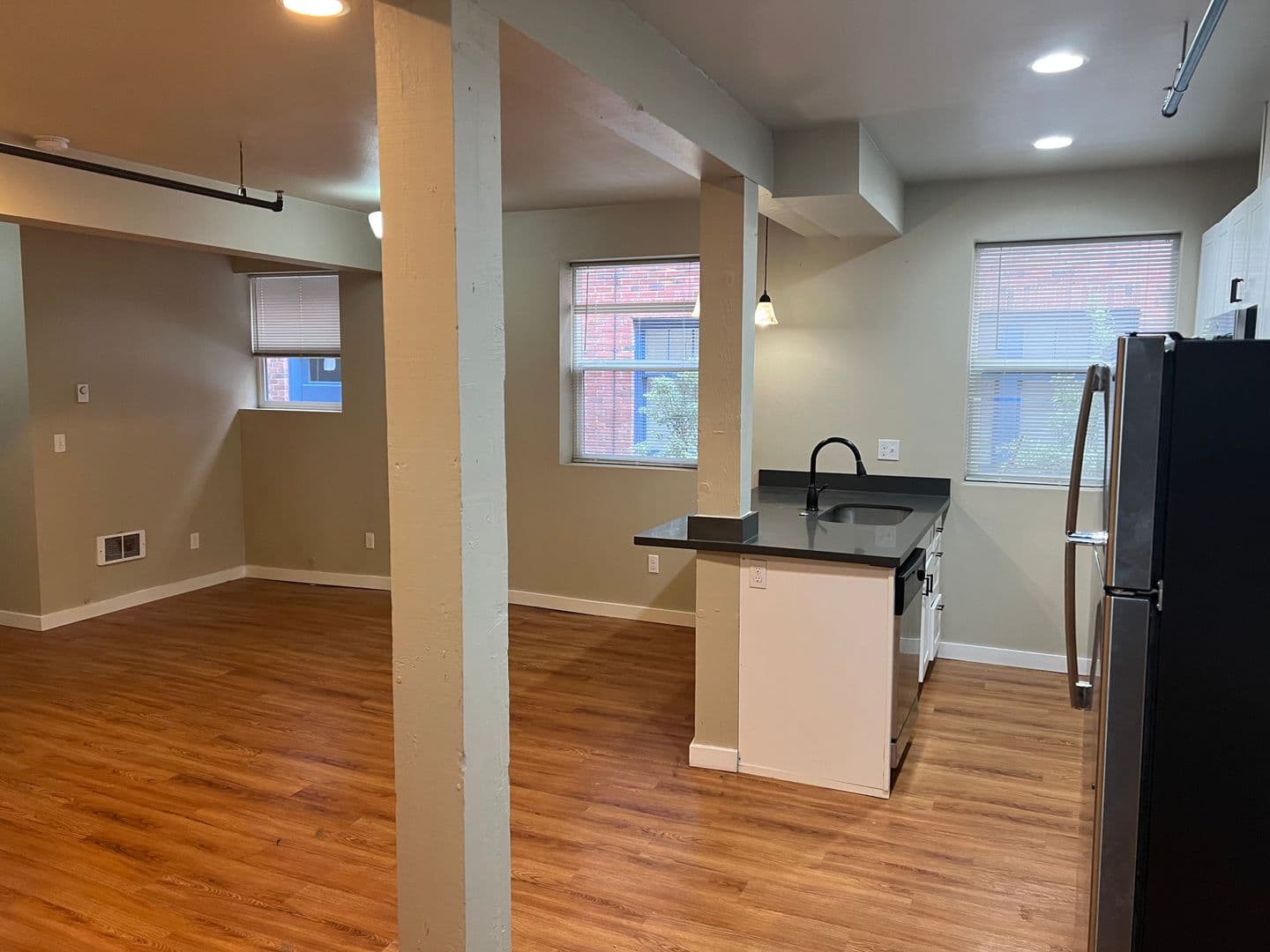 Seattle Apartment: 1624 41st Avenue East
